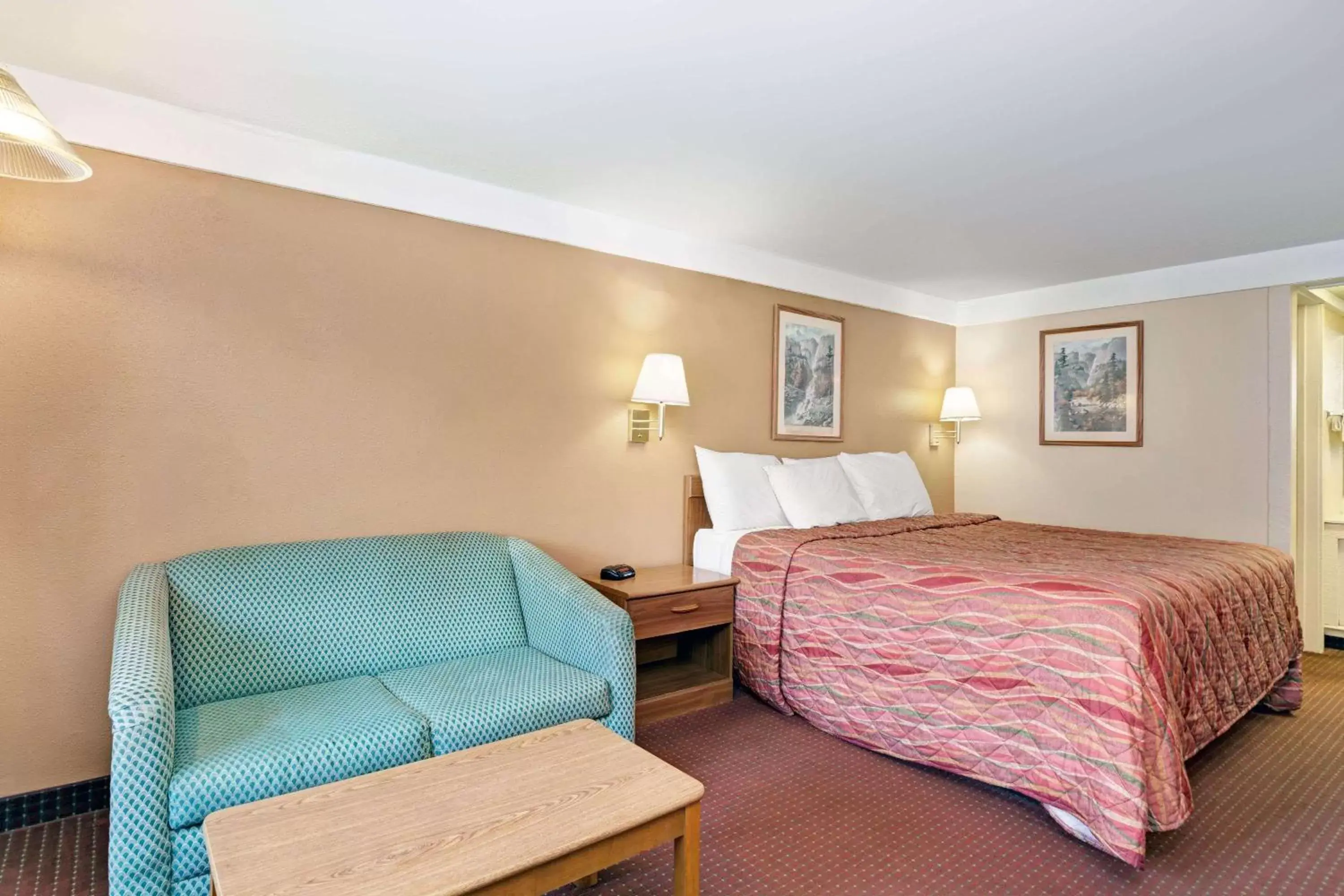 Photo of the whole room, Bed in Knights Inn Charleston West Virginia Photo of the whole room, Bed in Knights Inn Charleston West Virginia