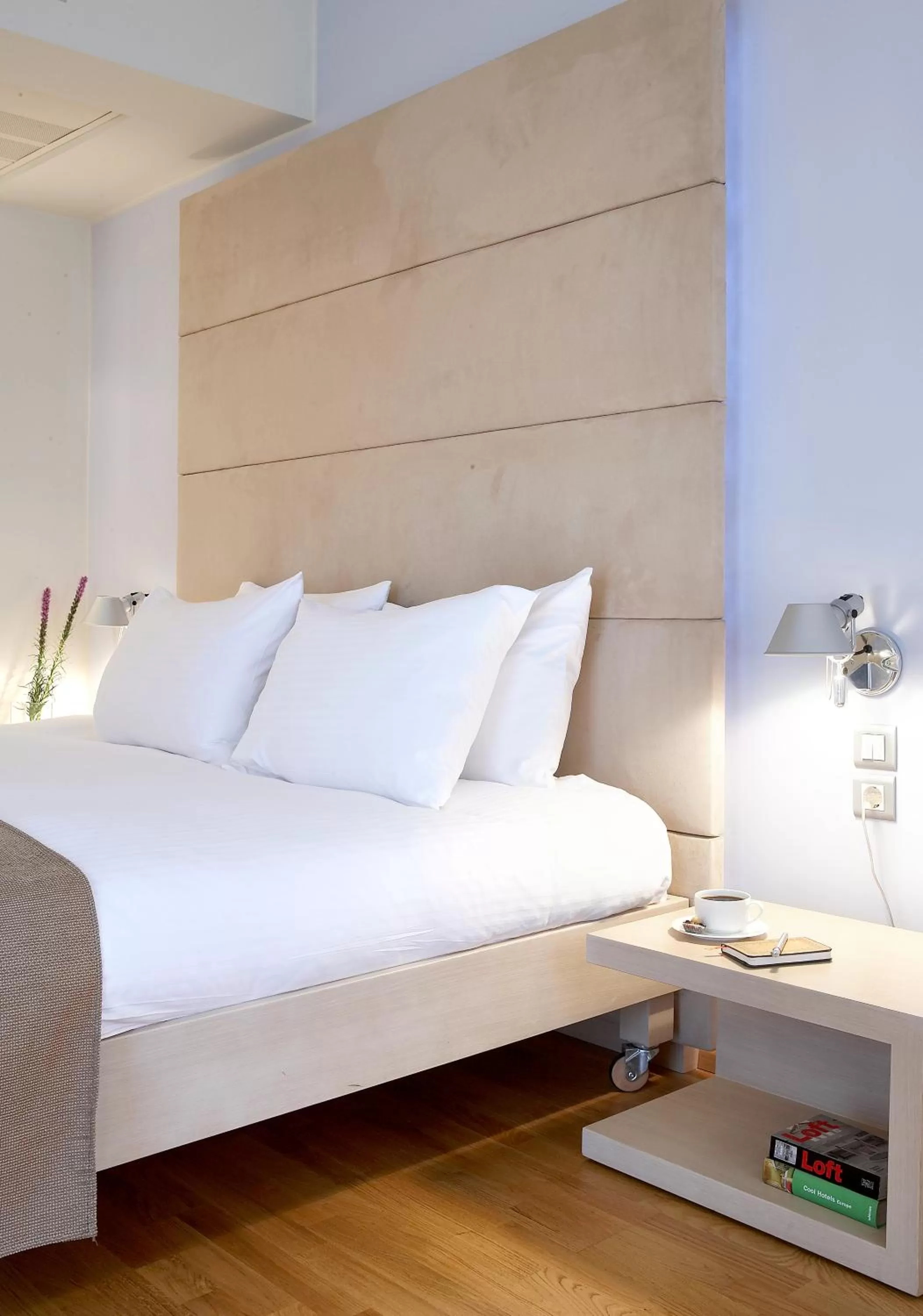 Bed in Domotel Olympia