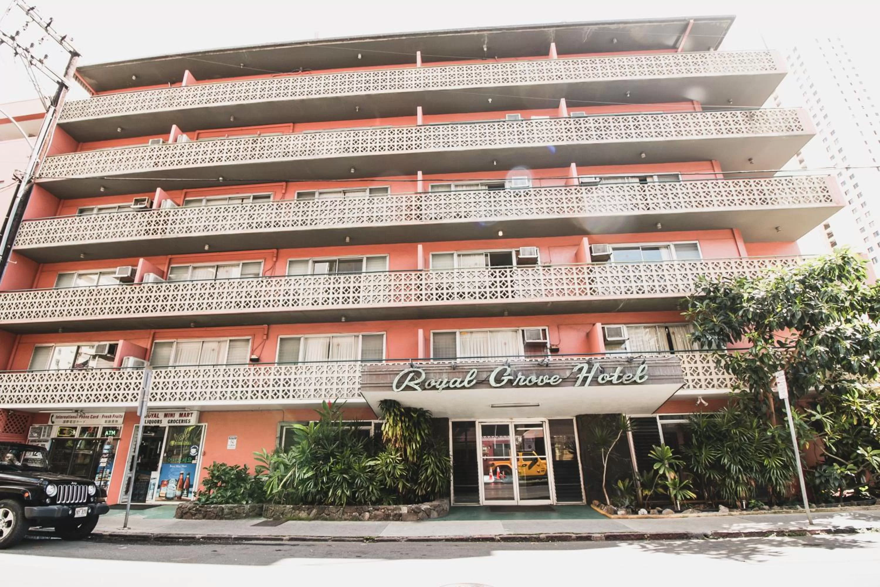 Property building in Royal Grove Waikiki