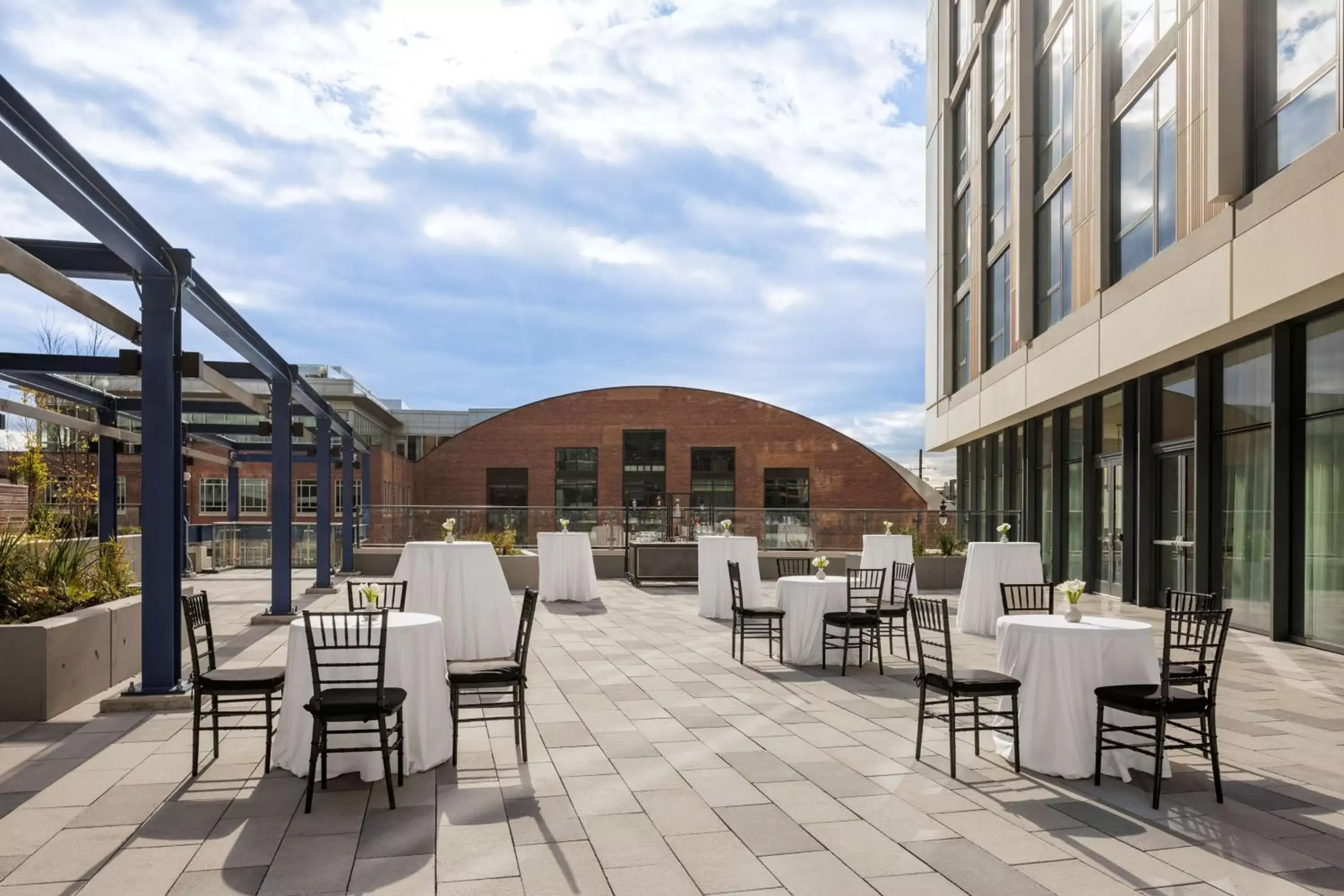 Patio, Restaurant/Places to Eat in The Morrow Washington Dc, Curio Collection By Hilton