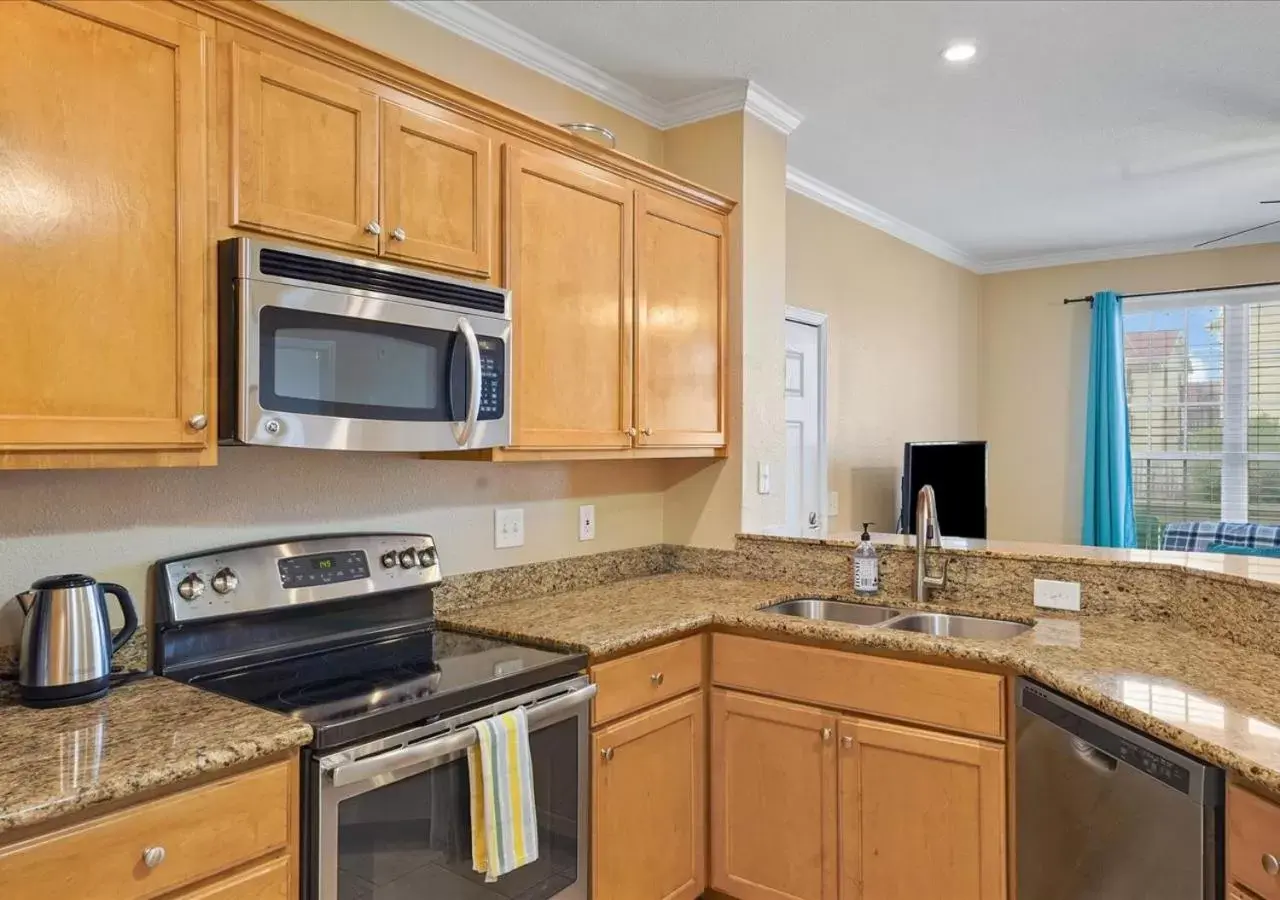 Kitchen or kitchenette, Kitchen/Kitchenette in The Dawn on Galveston Beach