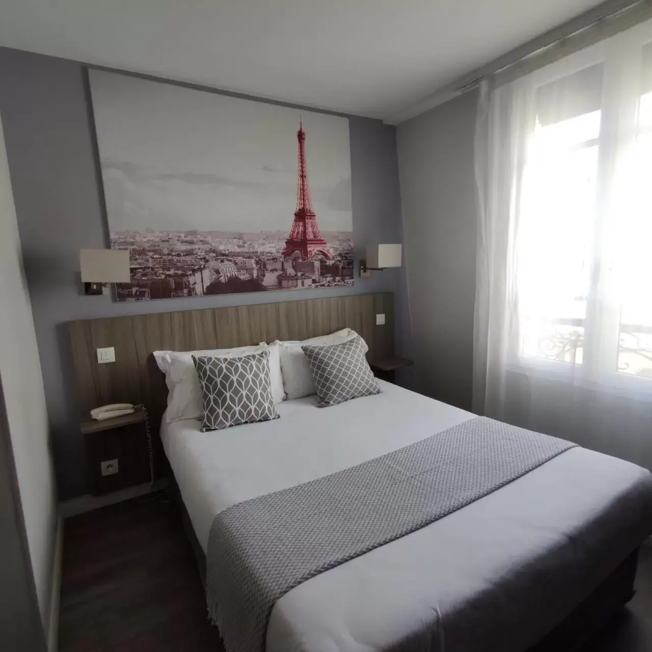 Photo of the whole room, Bed in Avia Hôtel Saphir Montparnasse