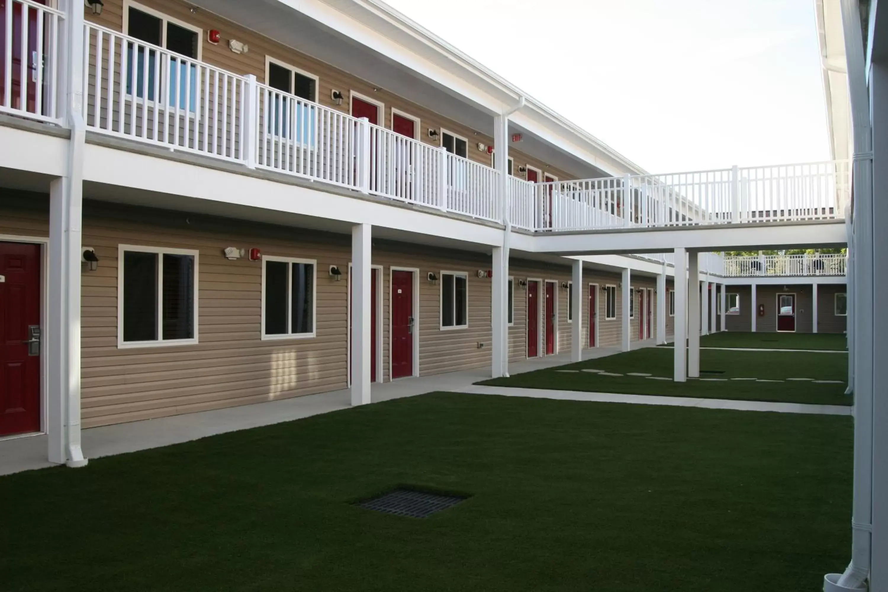 Inner courtyard view, Property Building in Affordable Suites of America Stafford Quantico