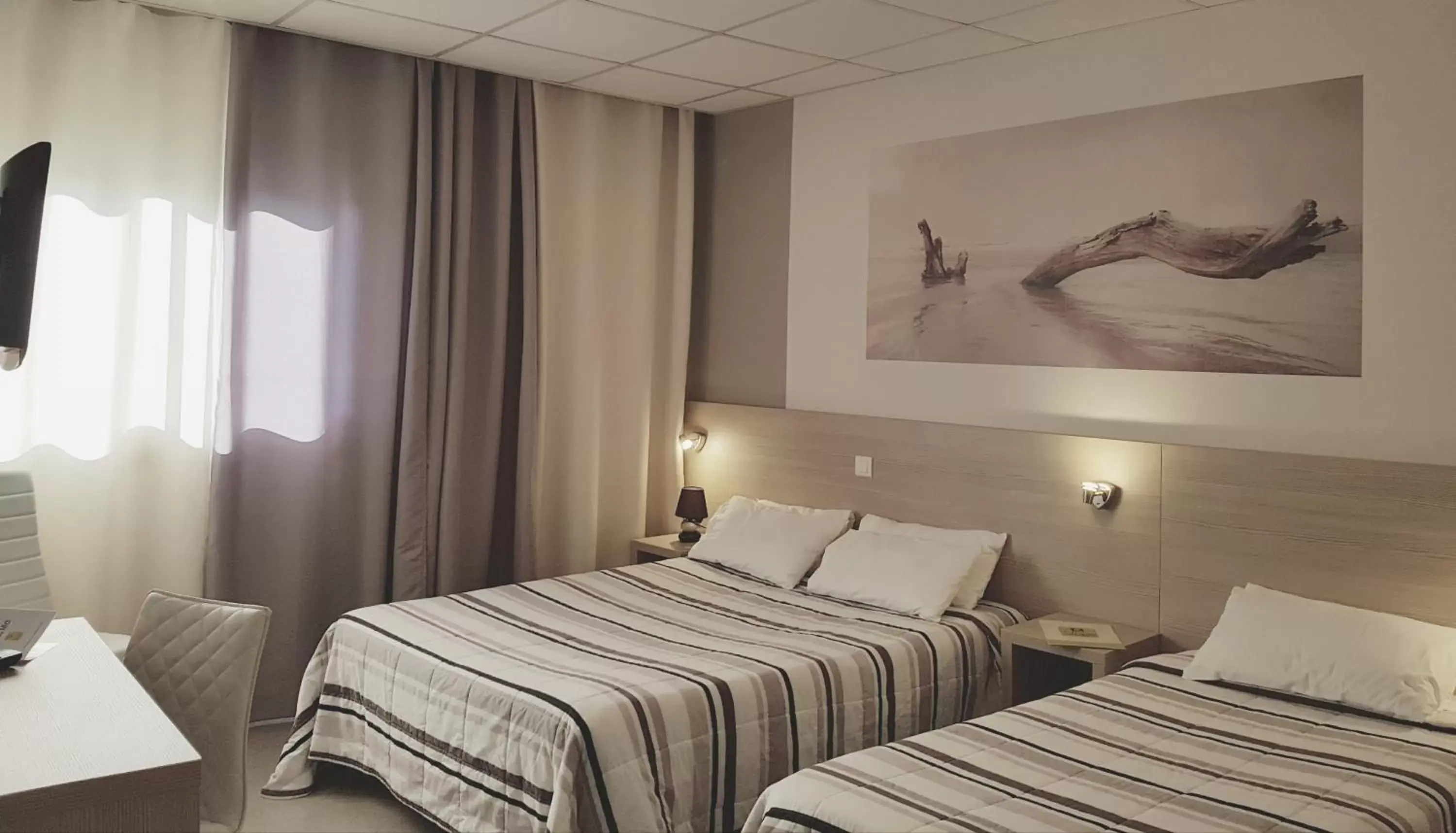Photo of the whole room, Bed in Logis Hôtel du Midi - Rodez Centre-Ville