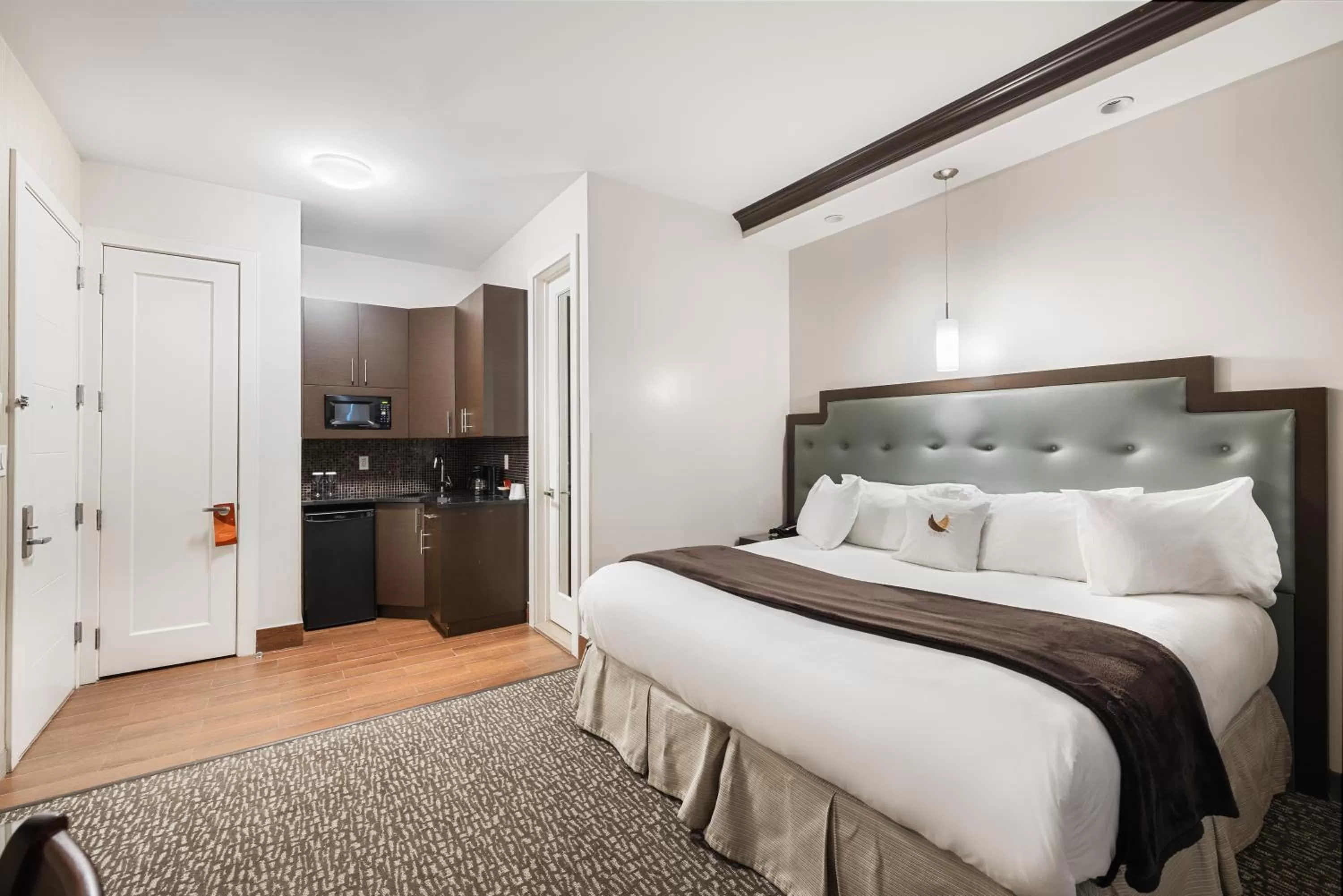 Bed in Aura Hotel Brooklyn