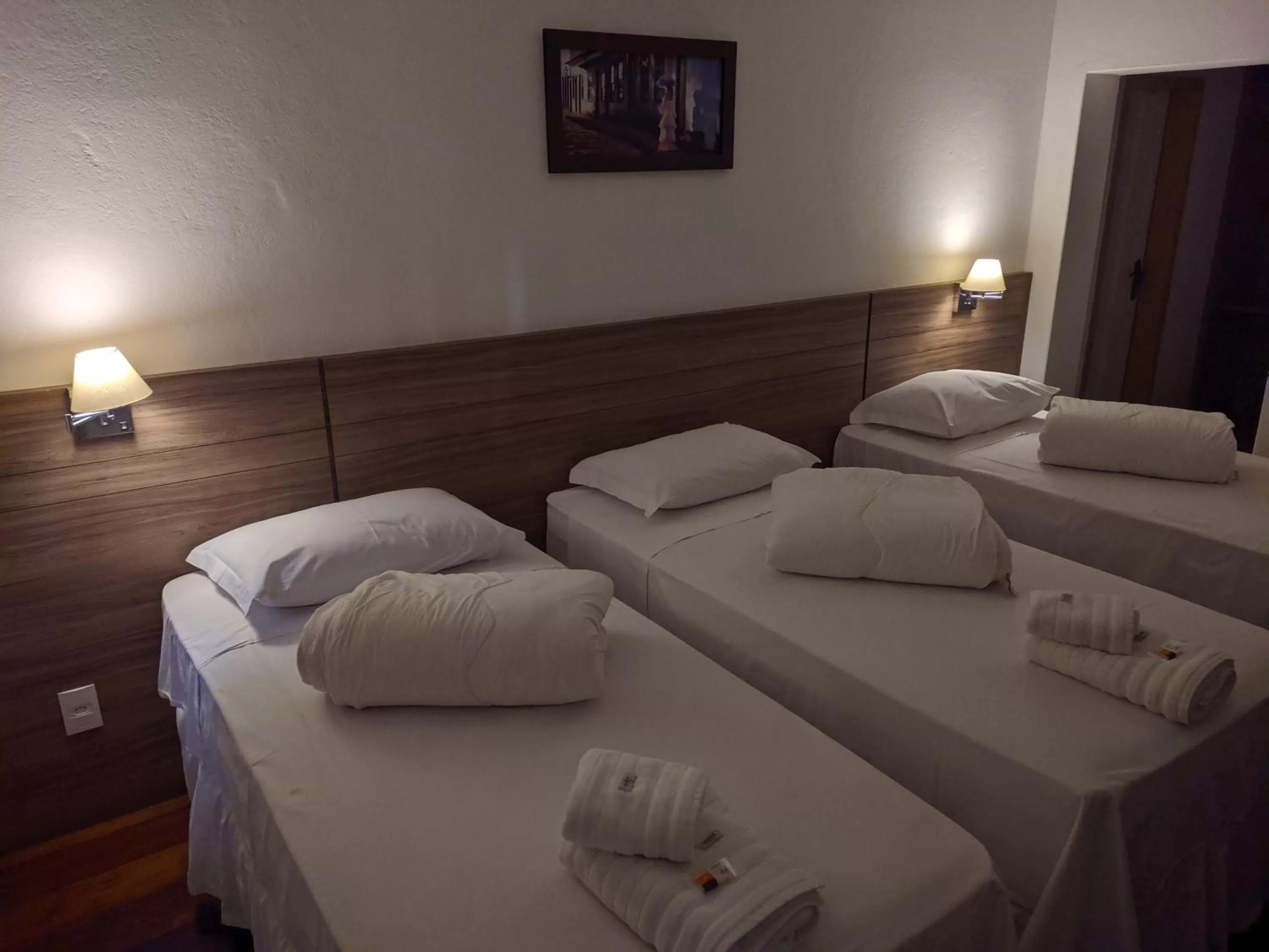 Photo of the whole room, Bed in Pousada o Amanhecer