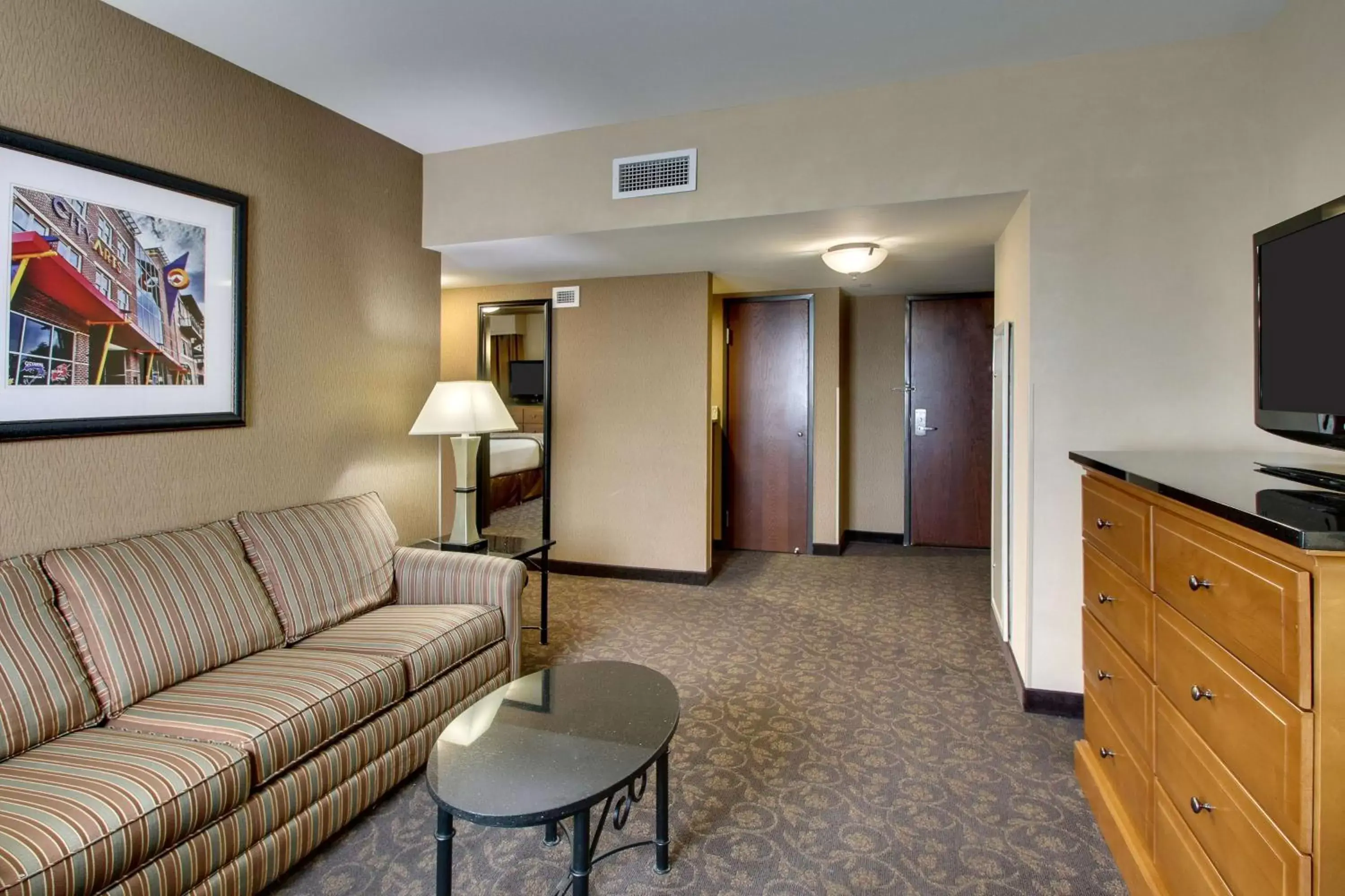 Photo of the whole room, Seating Area in Drury Plaza Hotel Broadview Wichita