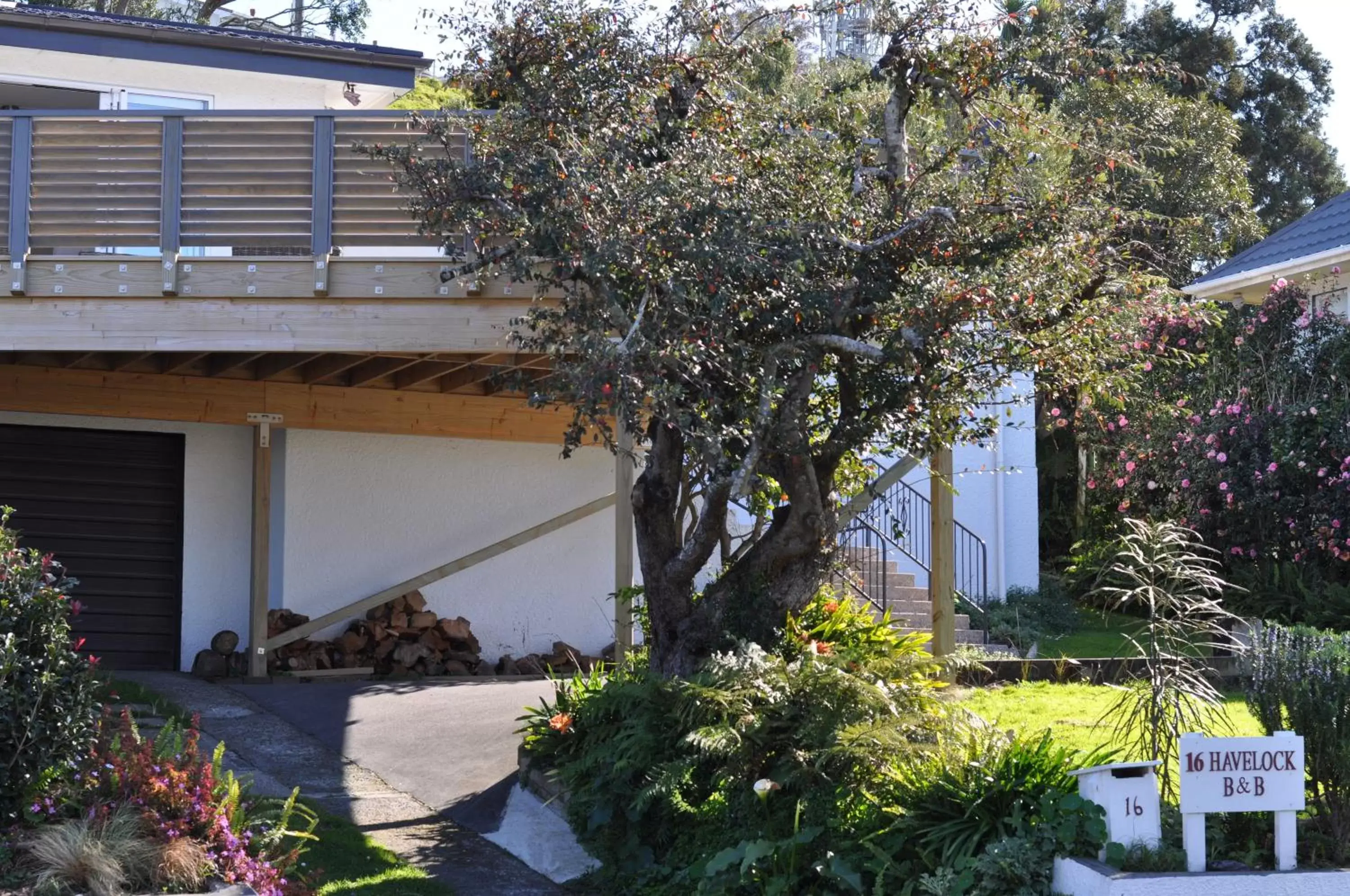 Facade/entrance, Property Building in 16 Havelock