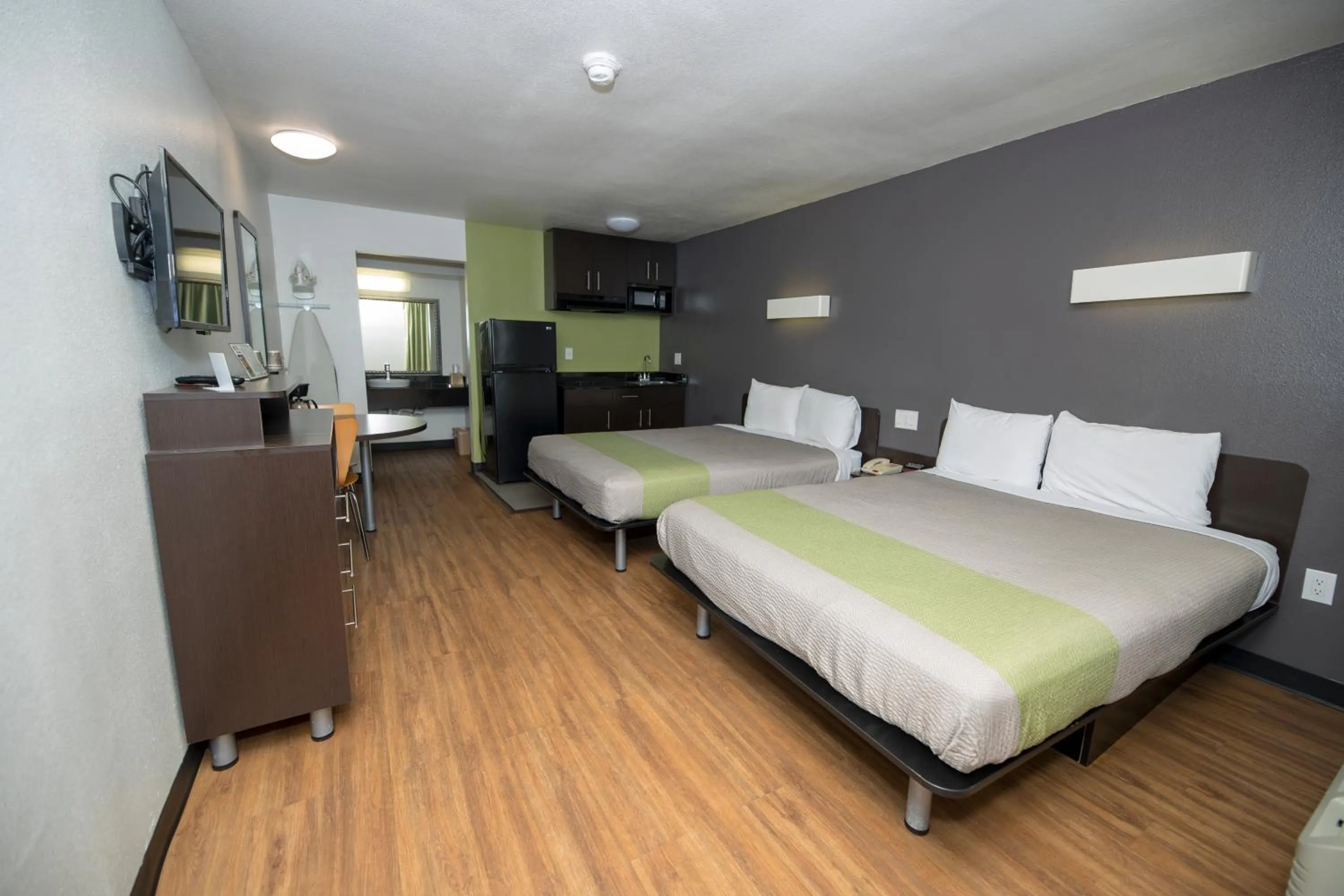 Photo of the whole room, Bed in Studio 6-Tyler, TX