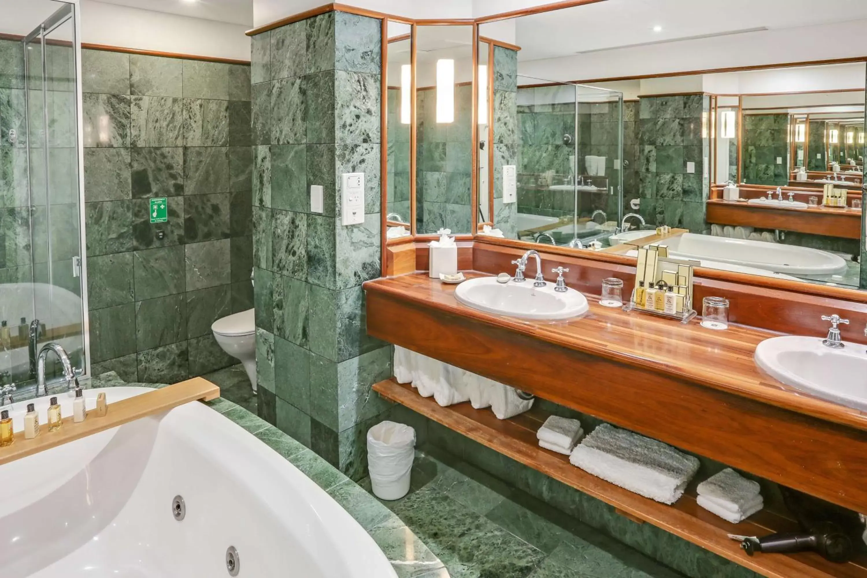 Bathroom in Shangri-La The Marina, Cairns