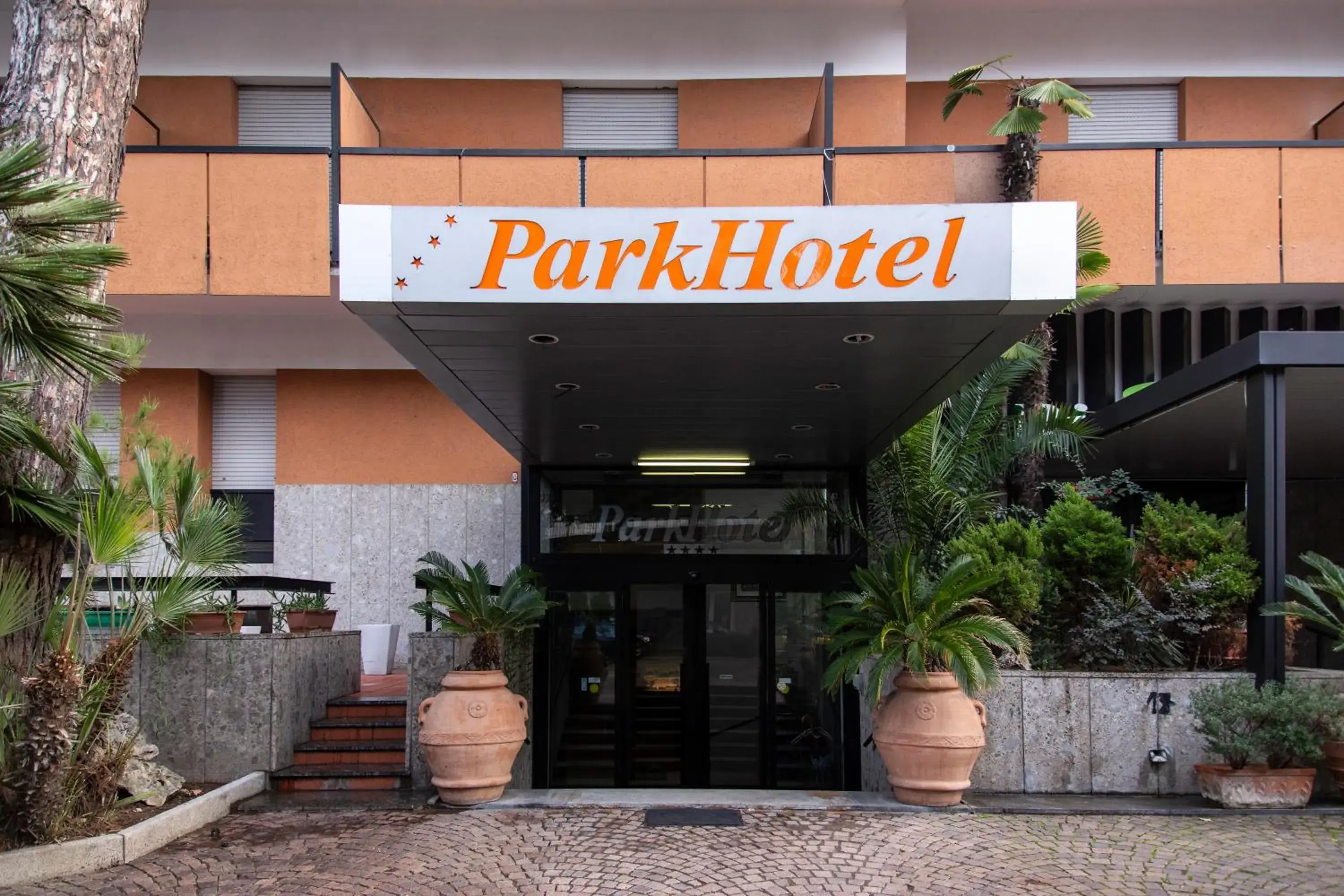 Facade/entrance in Park Hotel