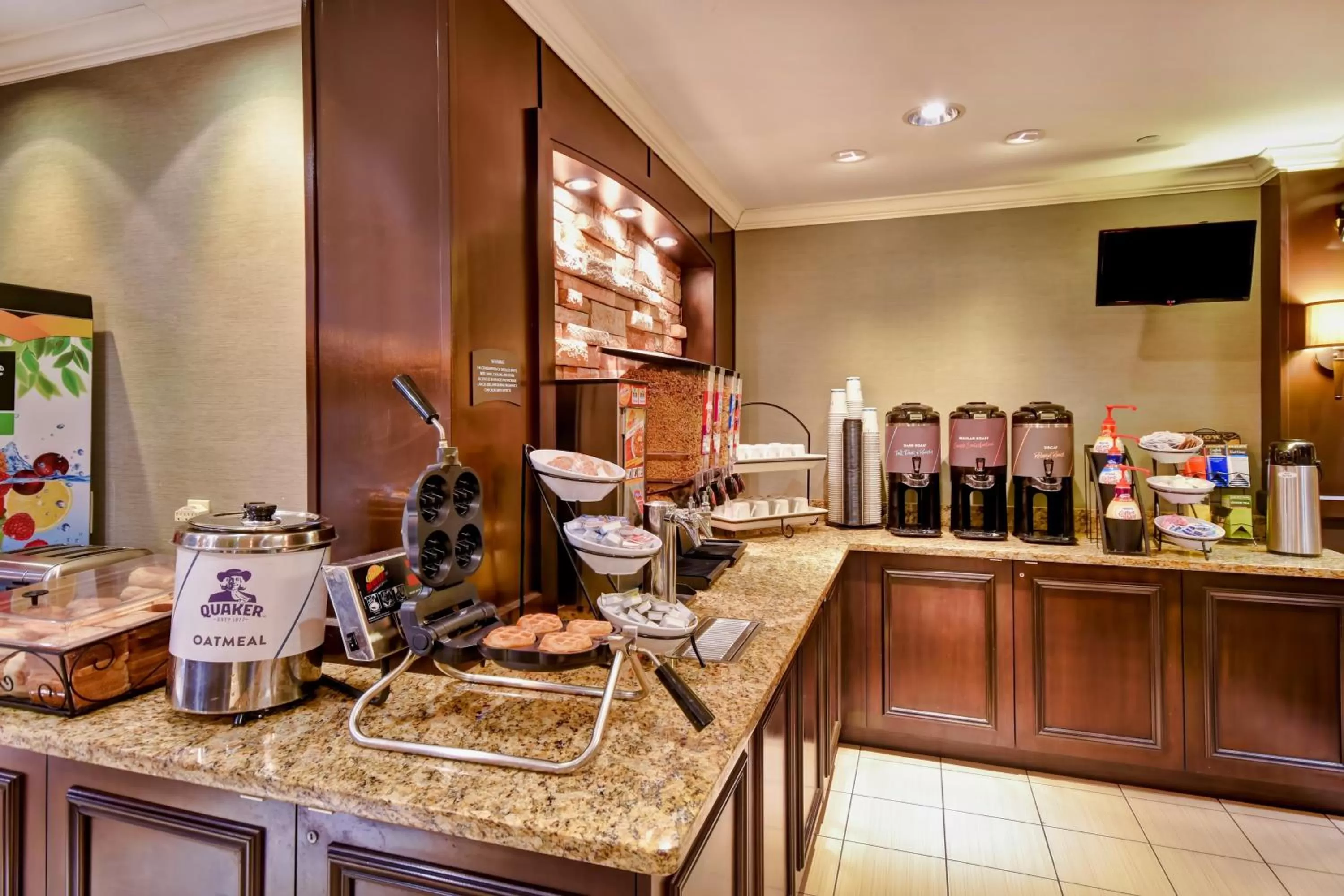 Breakfast in Staybridge Suites Middleton/Madison-West by IHG