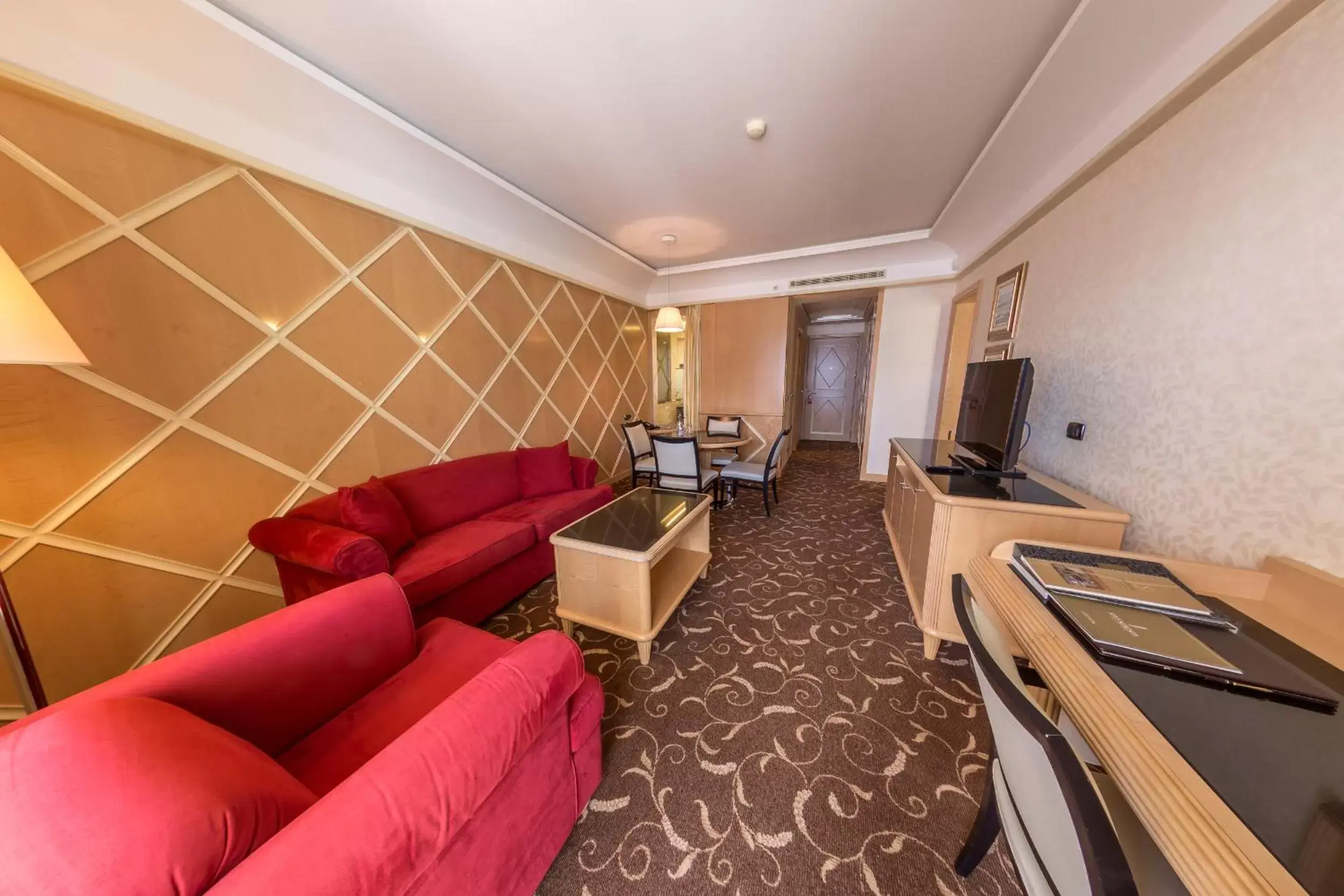 Living room, Seating Area in Splendid Conference & Spa Resort