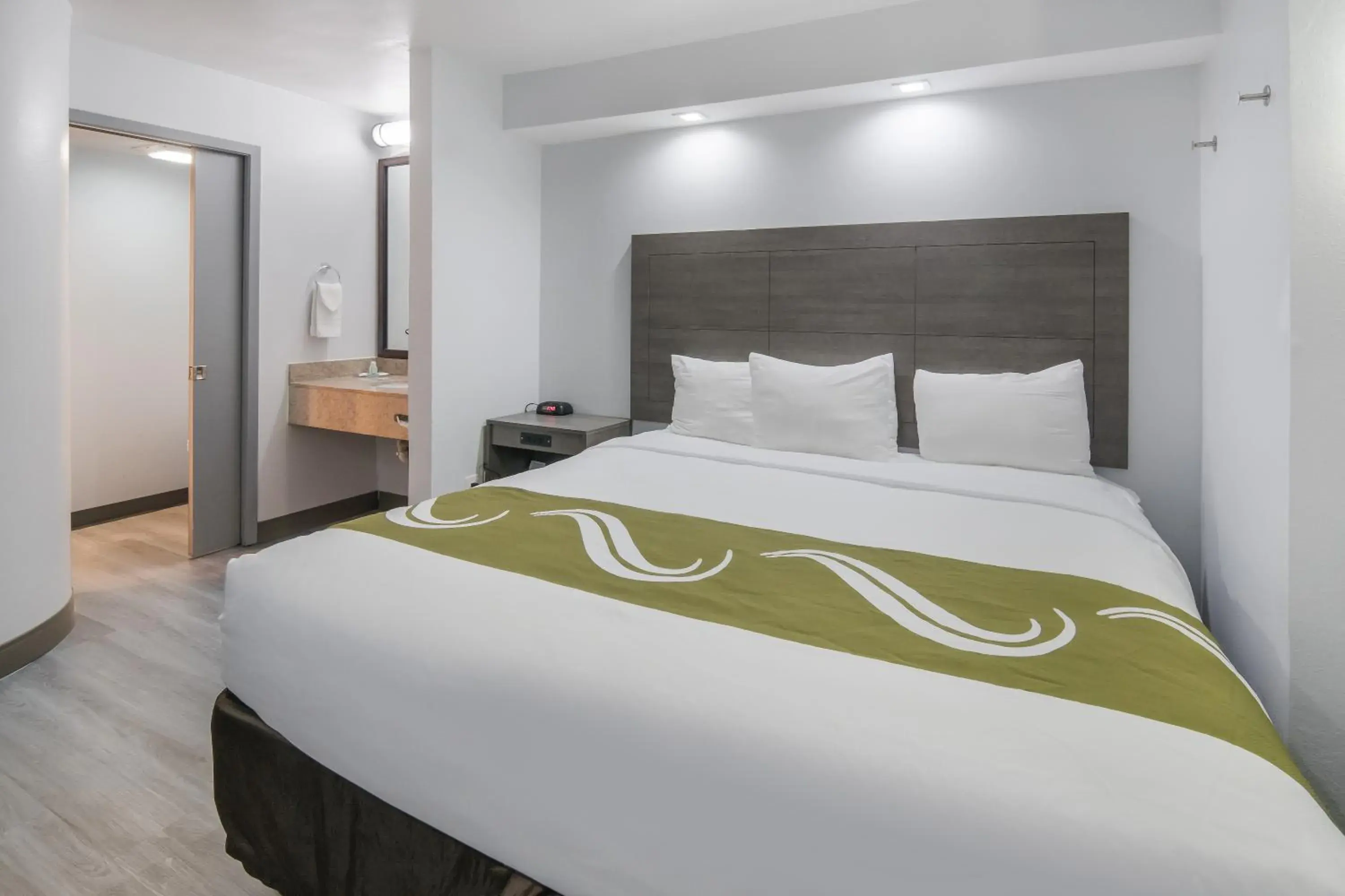 King Room - Non-Smoking in Quality Inn & Suites Richardson-Dallas King Room - Non-Smoking in Quality Inn & Suites Richardson-Dallas