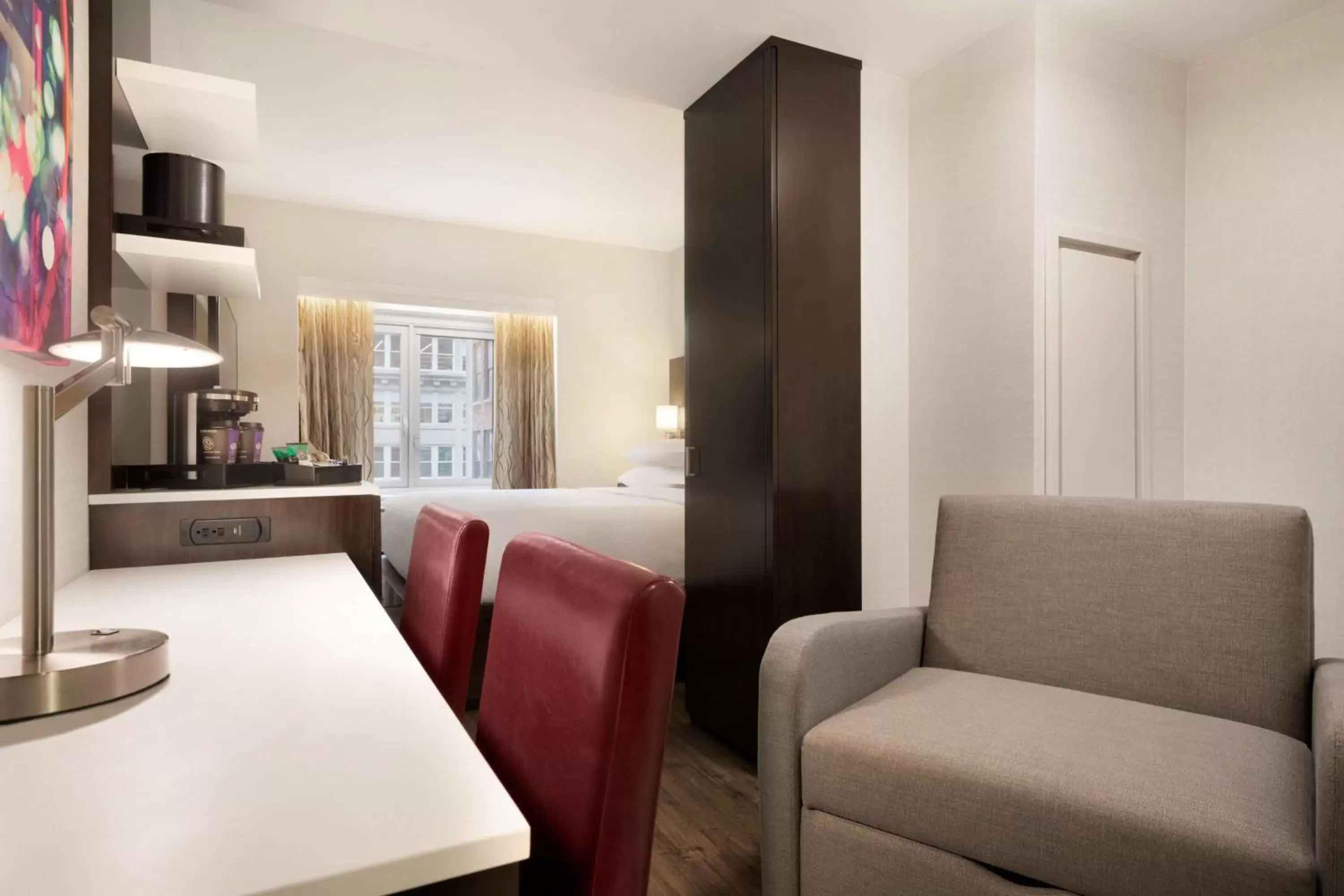 Bedroom, Seating Area in Embassy Suites By Hilton New York Manhattan Times Square