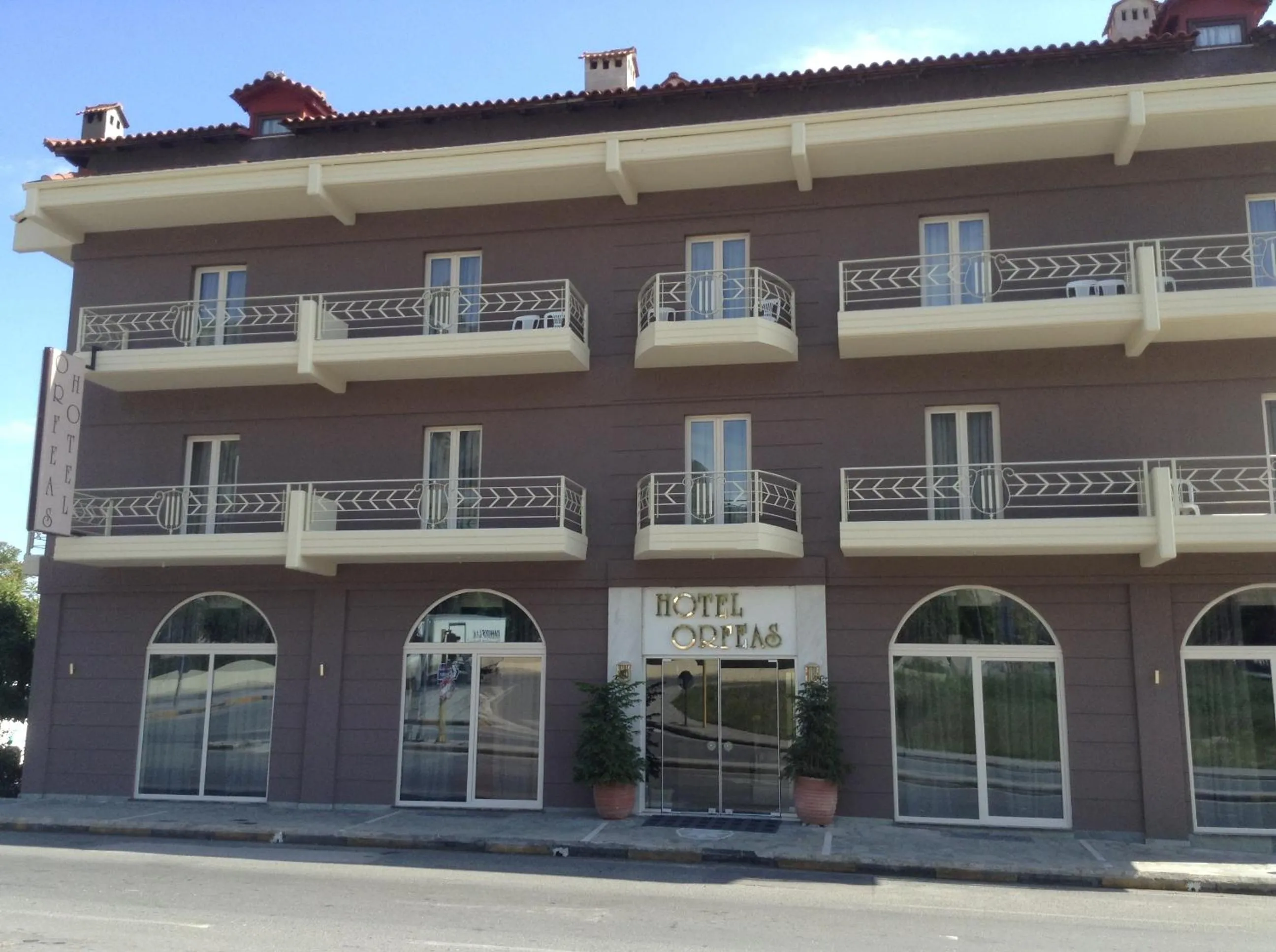 Facade/entrance in Hotel Orfeas