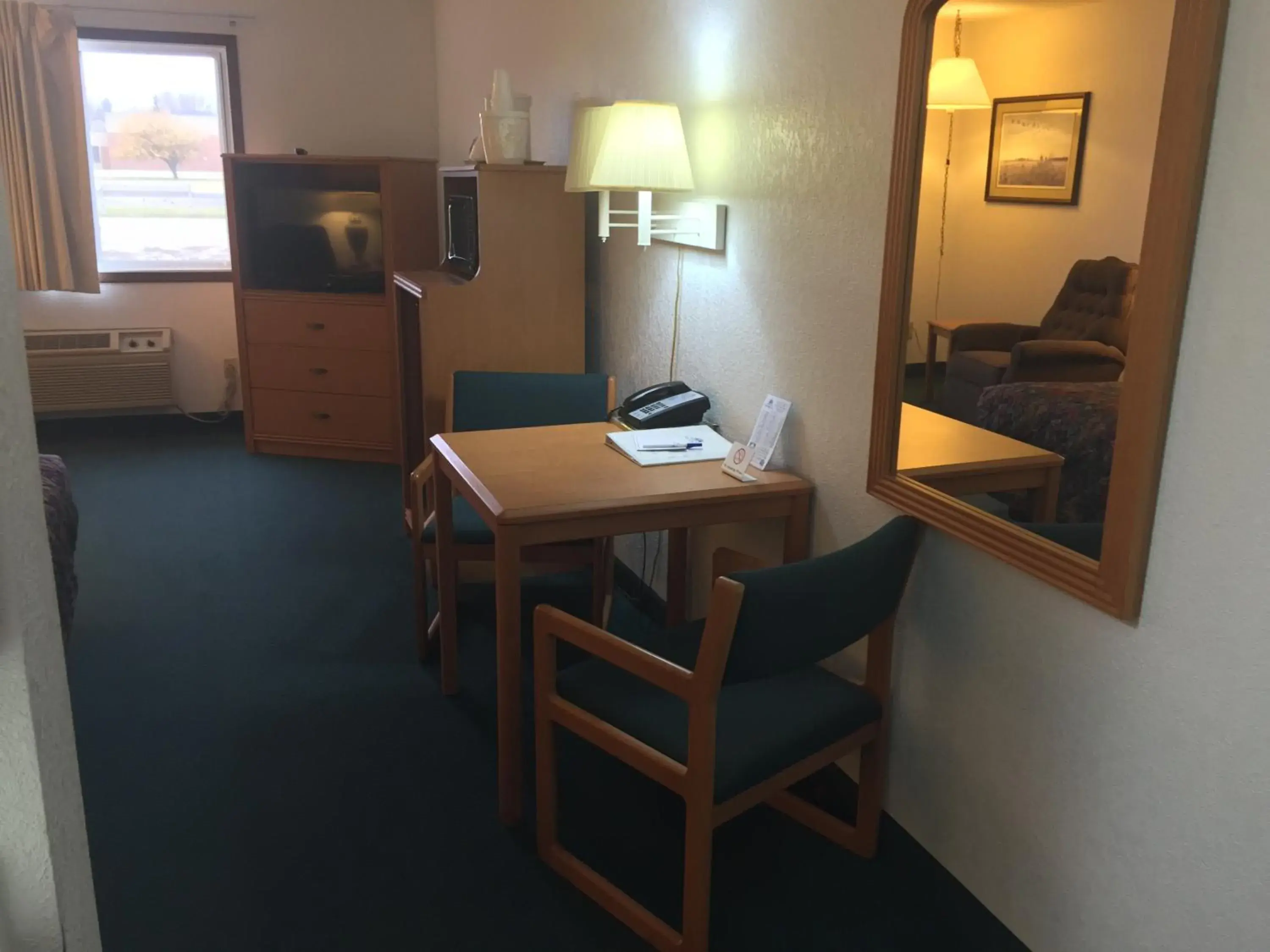 Deluxe King Room in Americas Best Value Inn Grand Forks