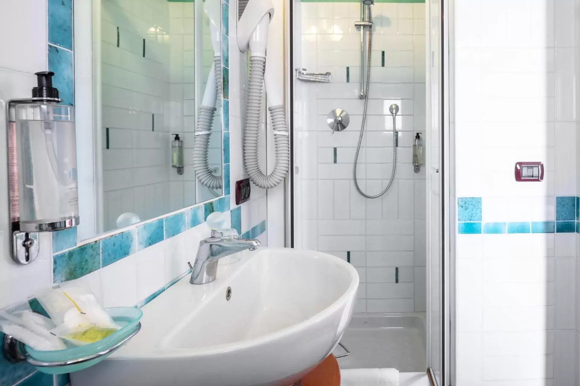 Shower, Bathroom in Hotel Carlo Felice