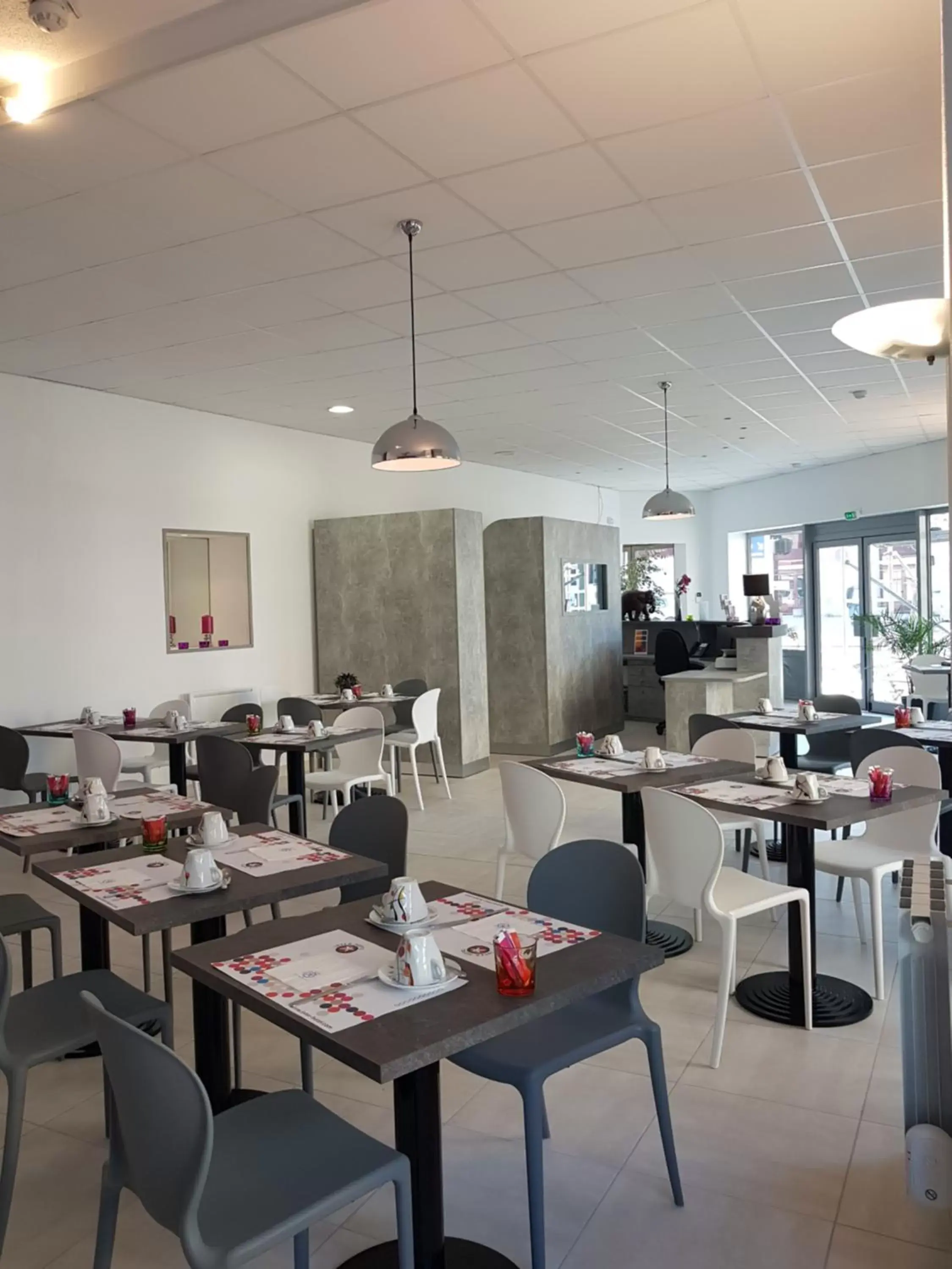 Restaurant/Places to Eat in The Originals City, Hôtel Nevers Centre Gare (Inter-Hotel)