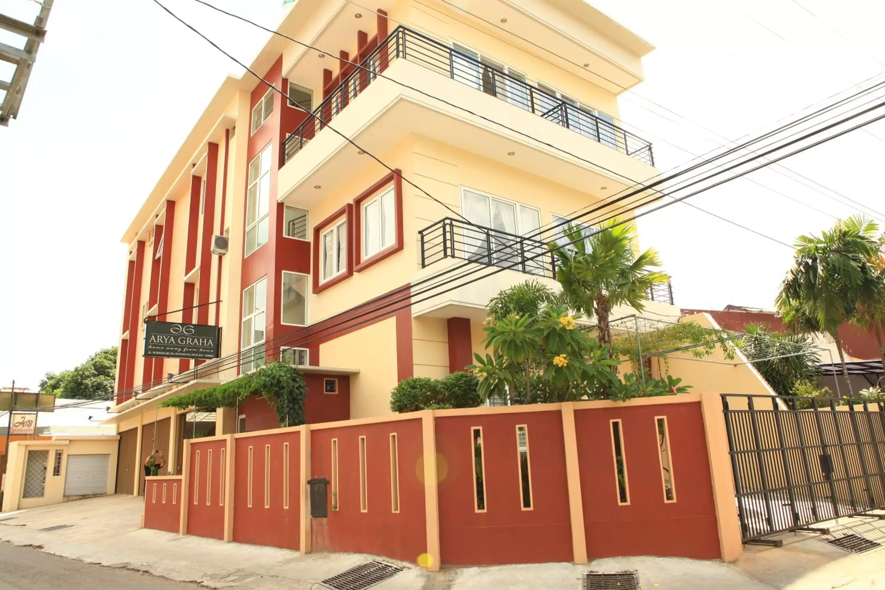 Property building in Arya Graha Semarang Property building in Arya Graha Semarang