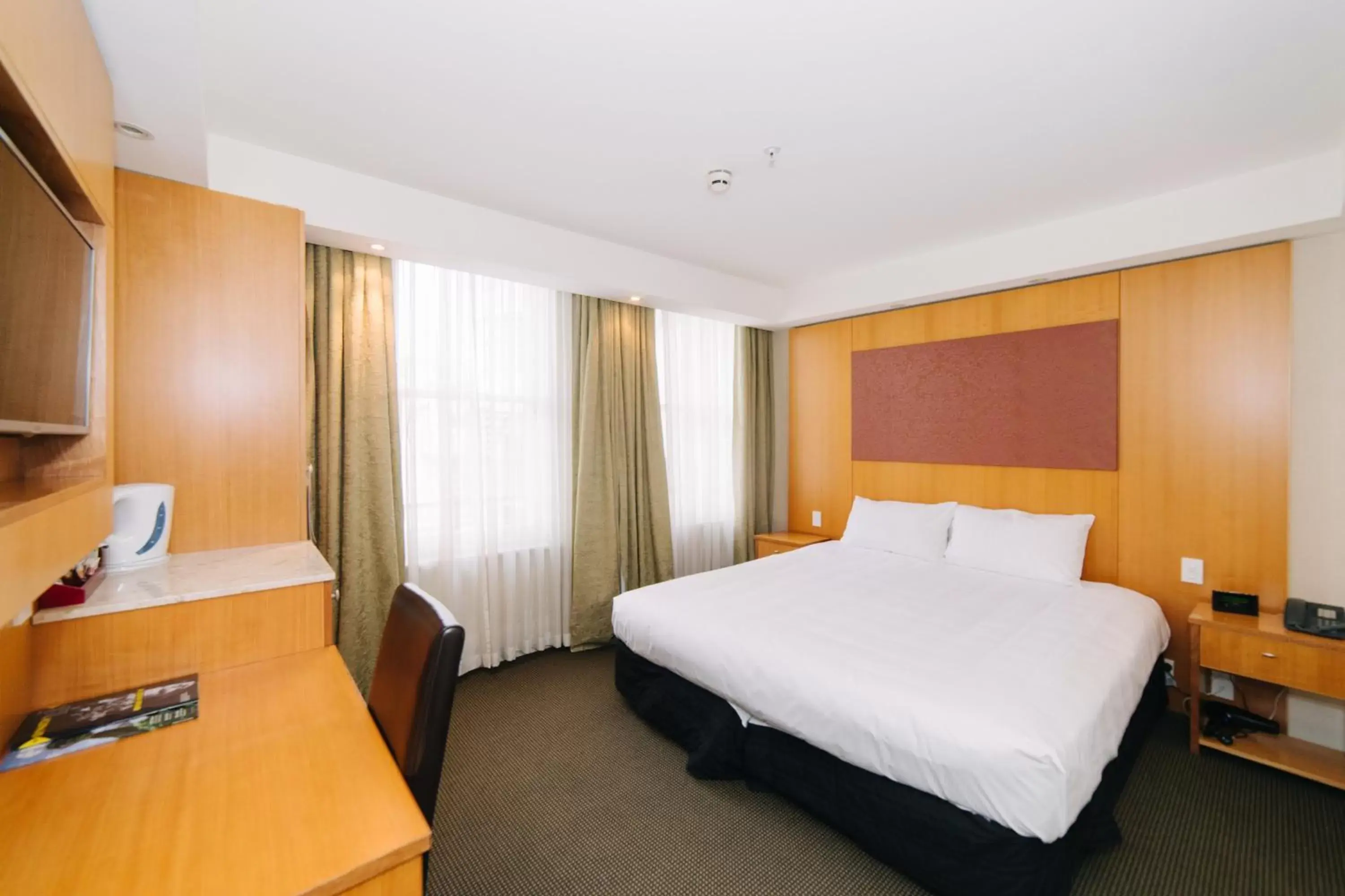 Standard Queen/King Only Room in Brydone Hotel Oamaru