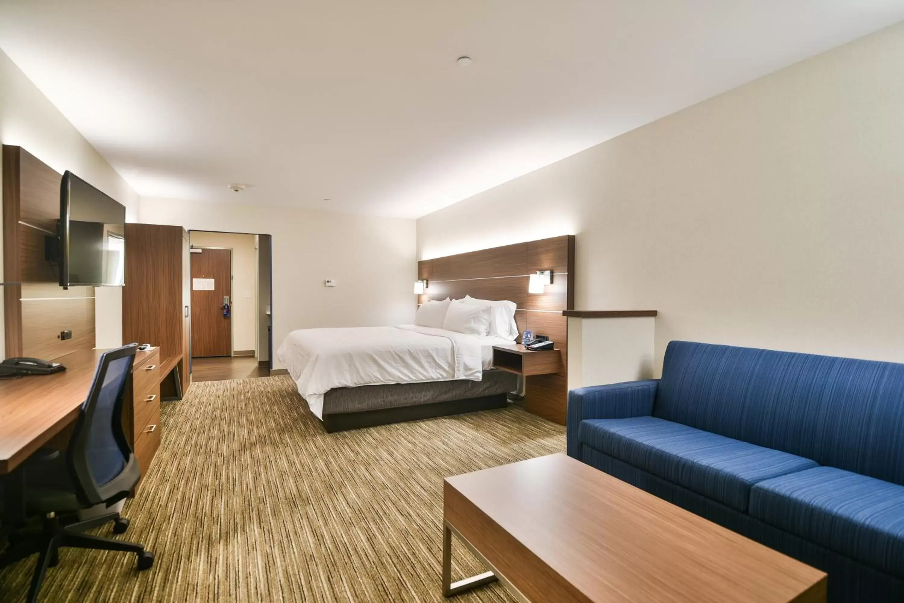 Photo of the whole room in Holiday Inn Express & Suites Lehi - Thanksgiving Point, an IHG Hotel