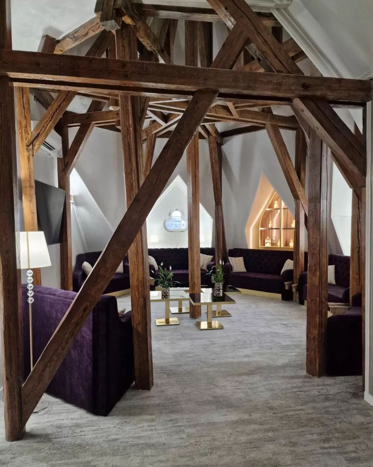 Communal lounge/ TV room in Queen Palace