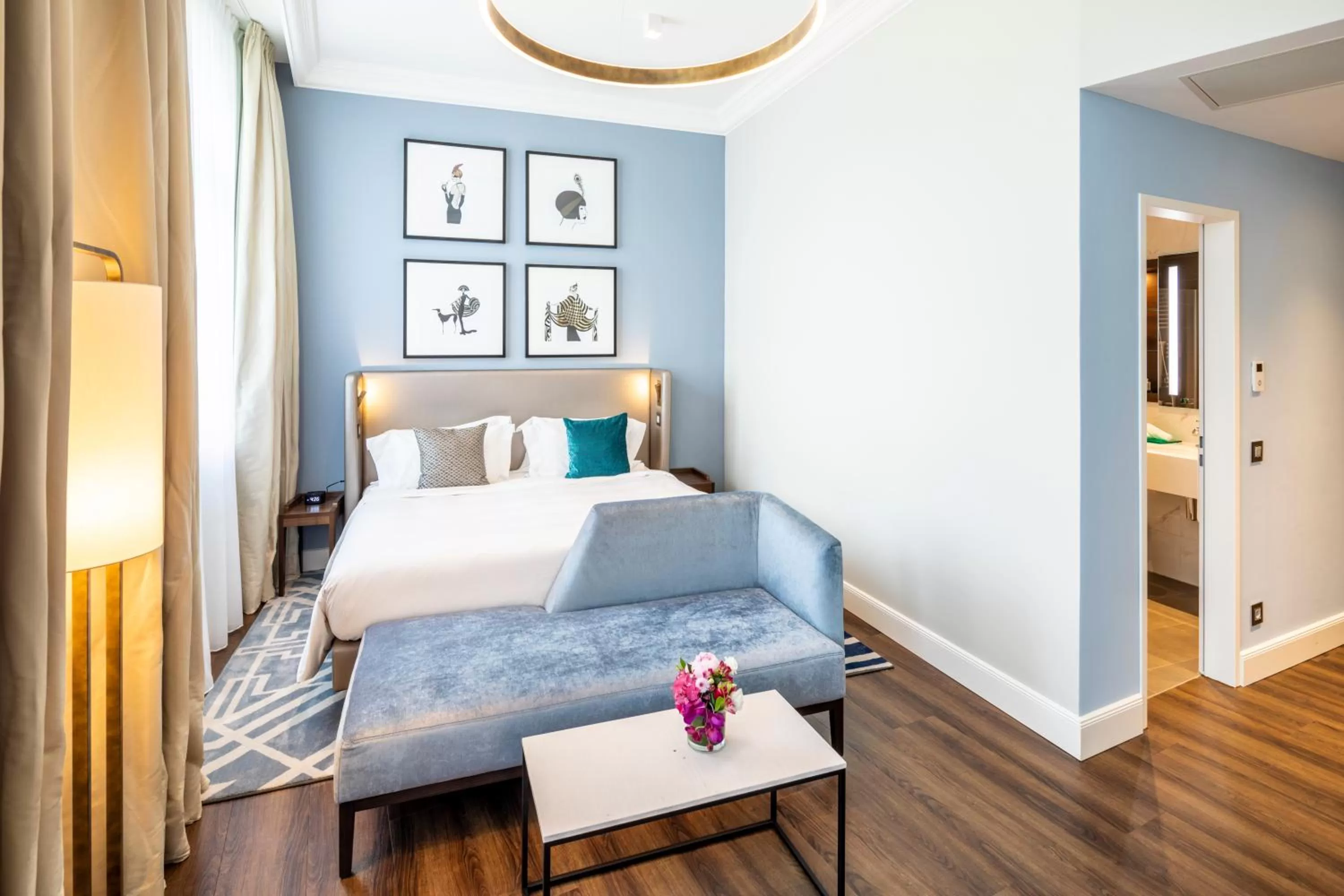 Photo of the whole room, Bed in Fraser Suites Hamburg