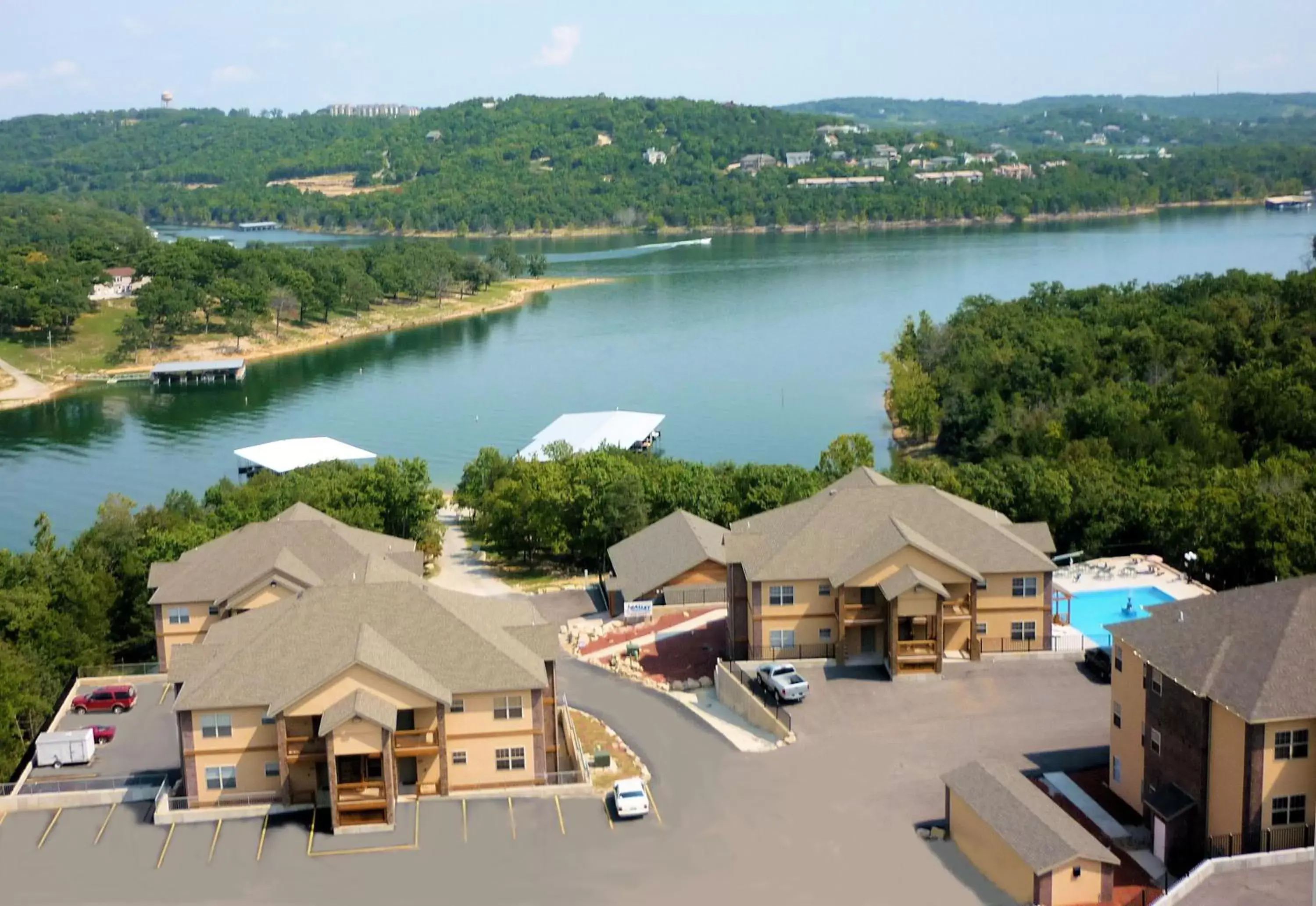 Property building, River View in Rockwood Condos on Table Rock Lake