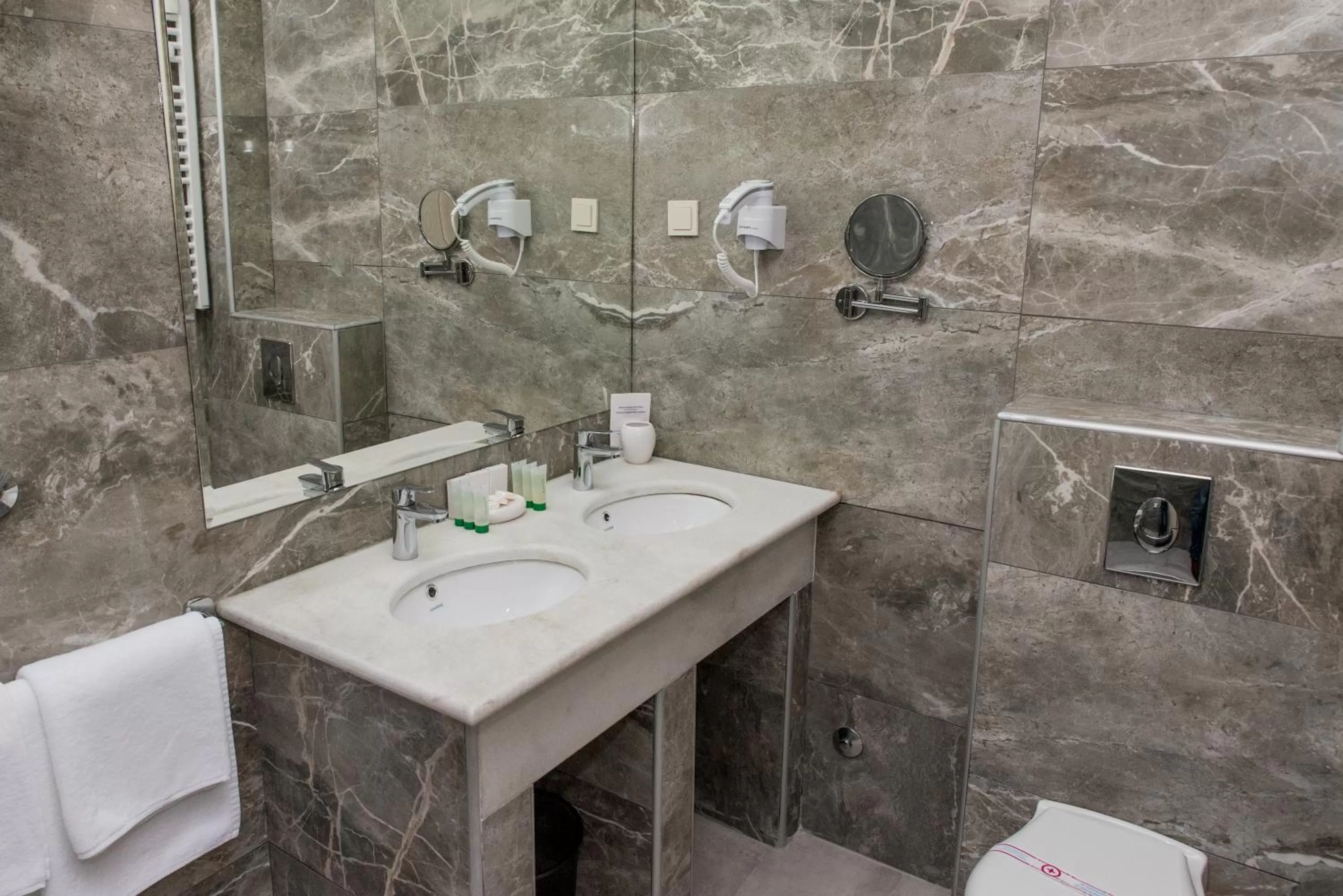 Bathroom in Hotel Crnogorska Kuća