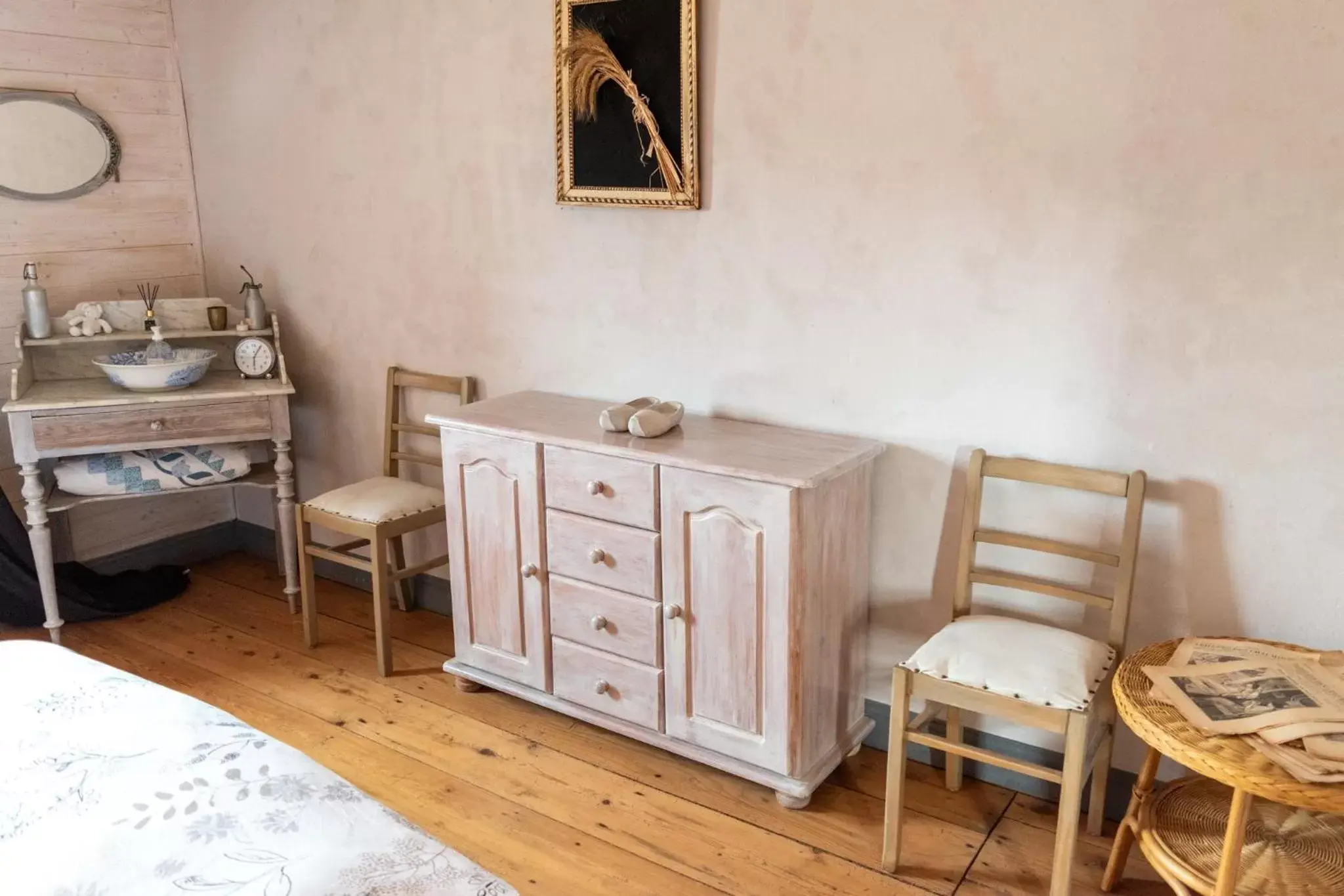 Bedroom, Seating Area in La Fée Maison