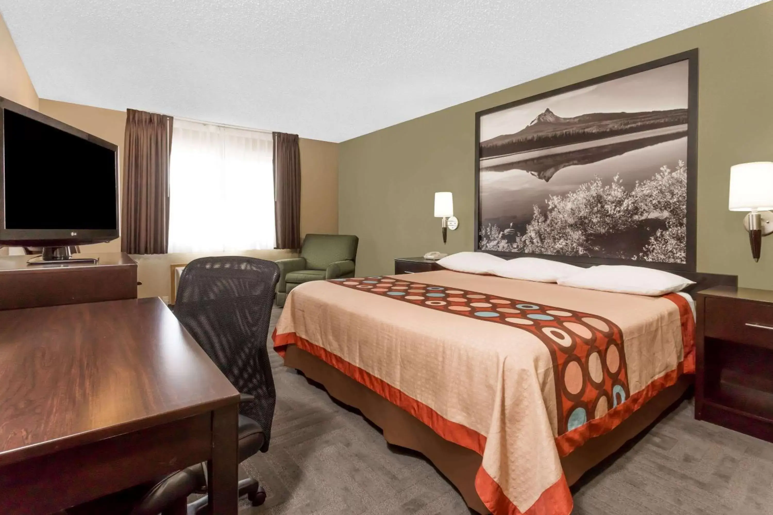 Photo of the whole room, Bed in Super 8 by Wyndham LaGrande