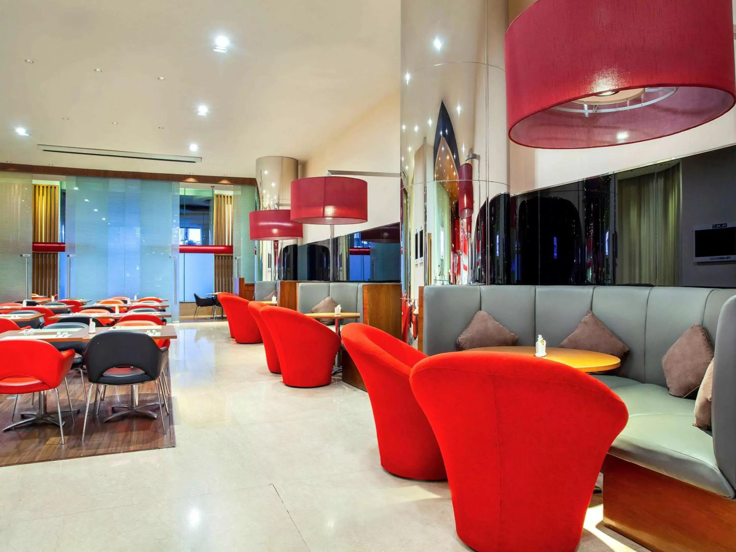 Restaurant/places to eat, Lounge/Bar in Ibis Bandung Trans Studio