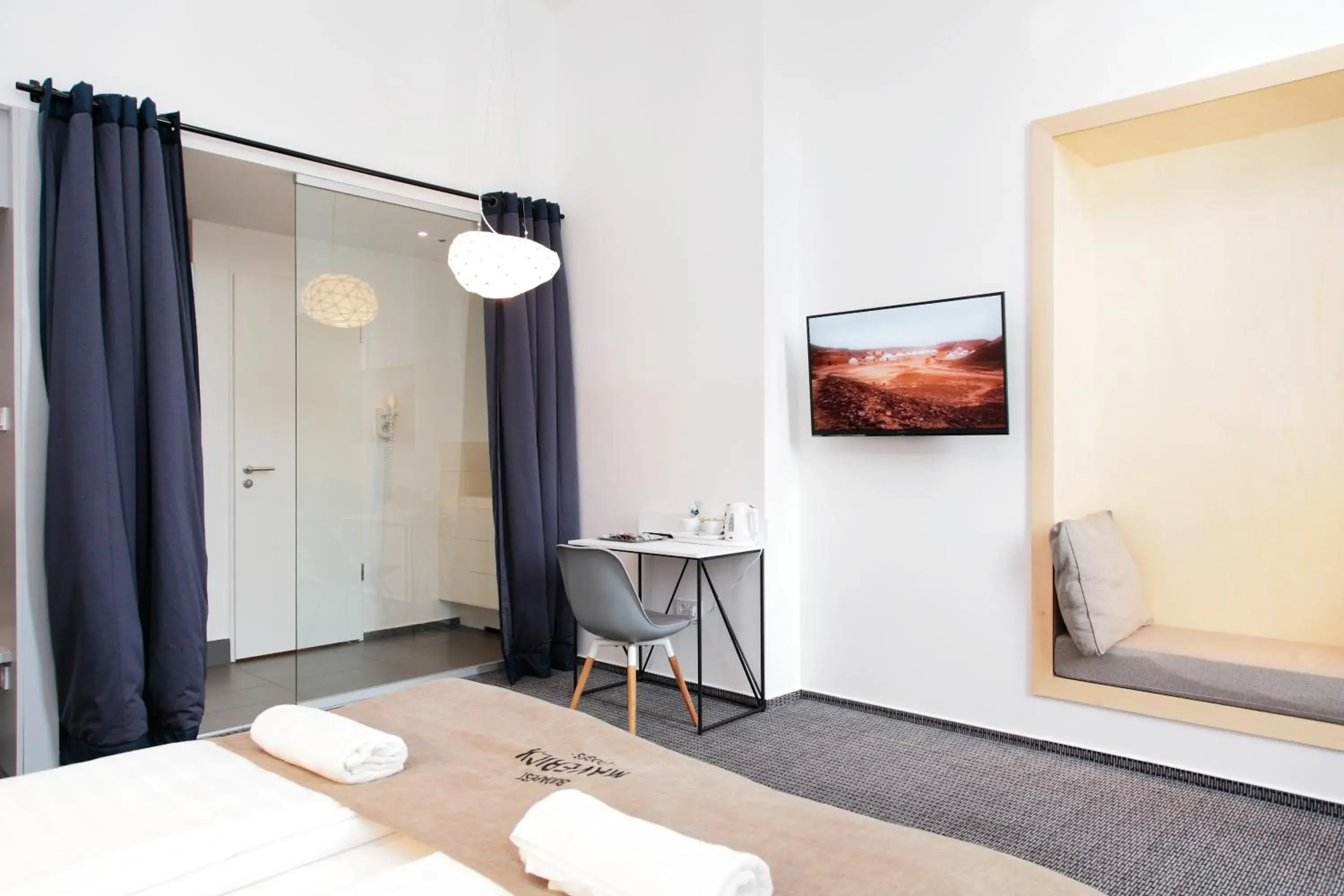 TV and multimedia, Bed in Maverick Budapest Soho TV and multimedia, Bed in Maverick Budapest Soho