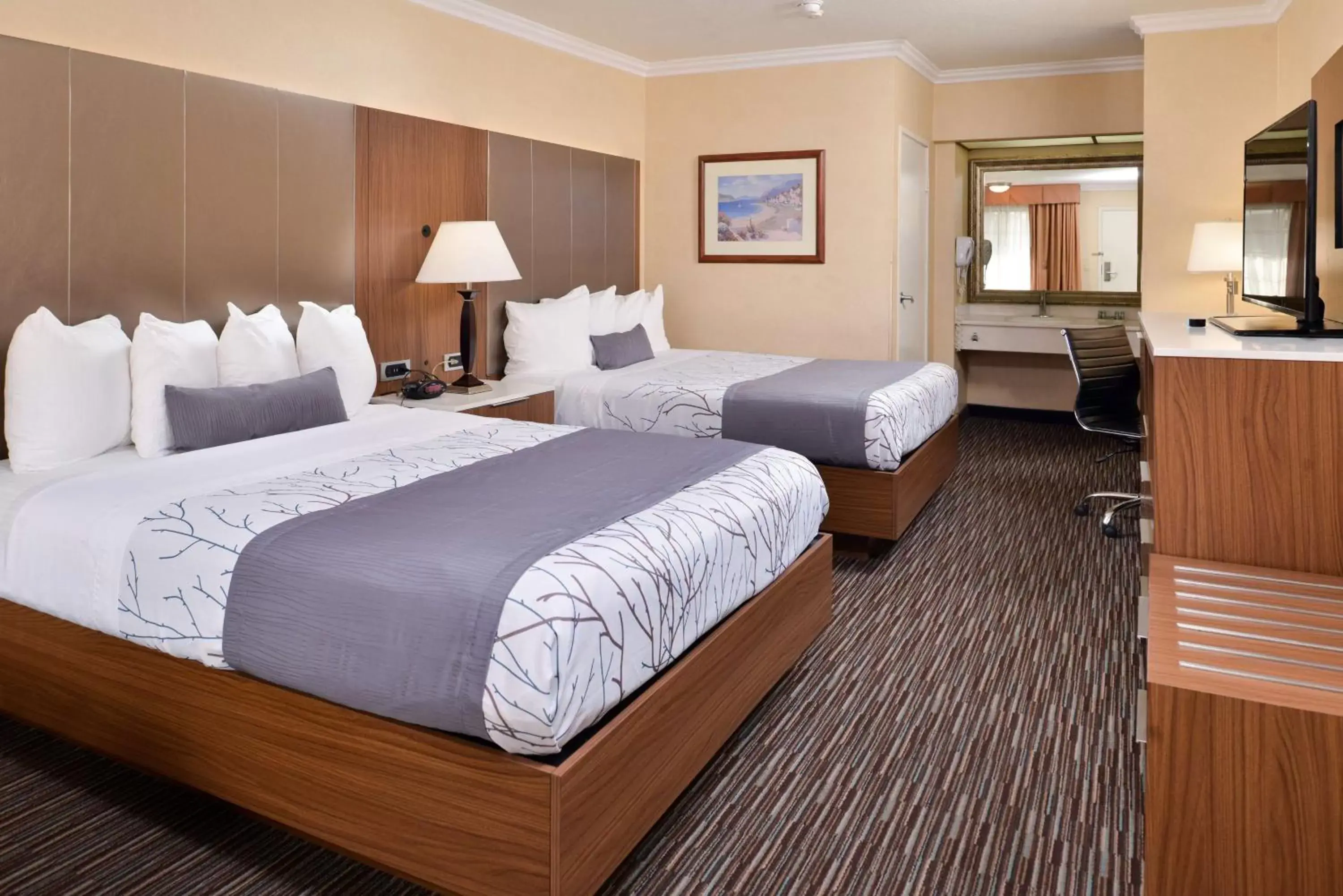 Photo of the whole room, Bed in Best Western Airpark Hotel - Los Angeles LAX Airport