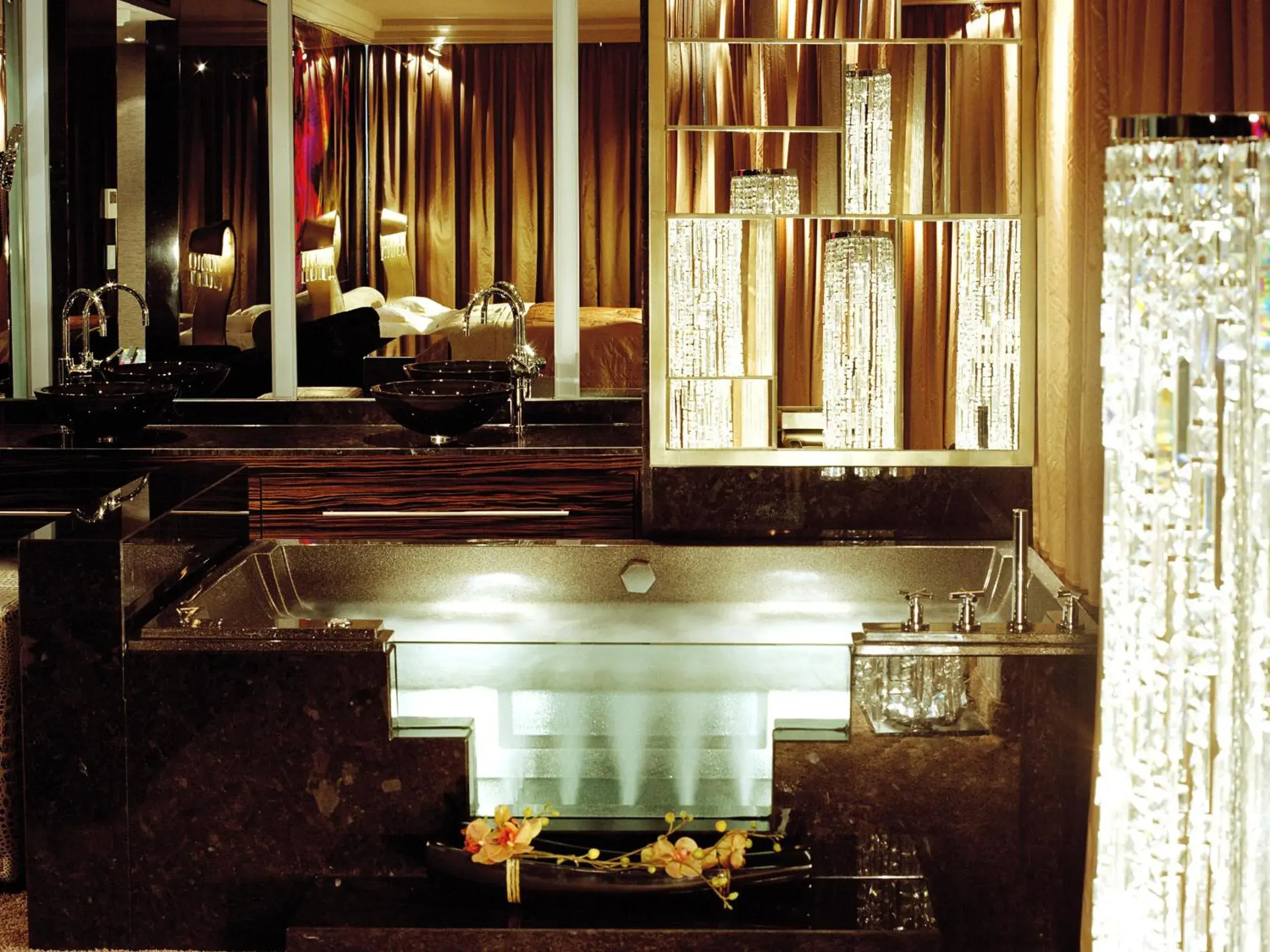 Hot Tub in Savoy Hotel