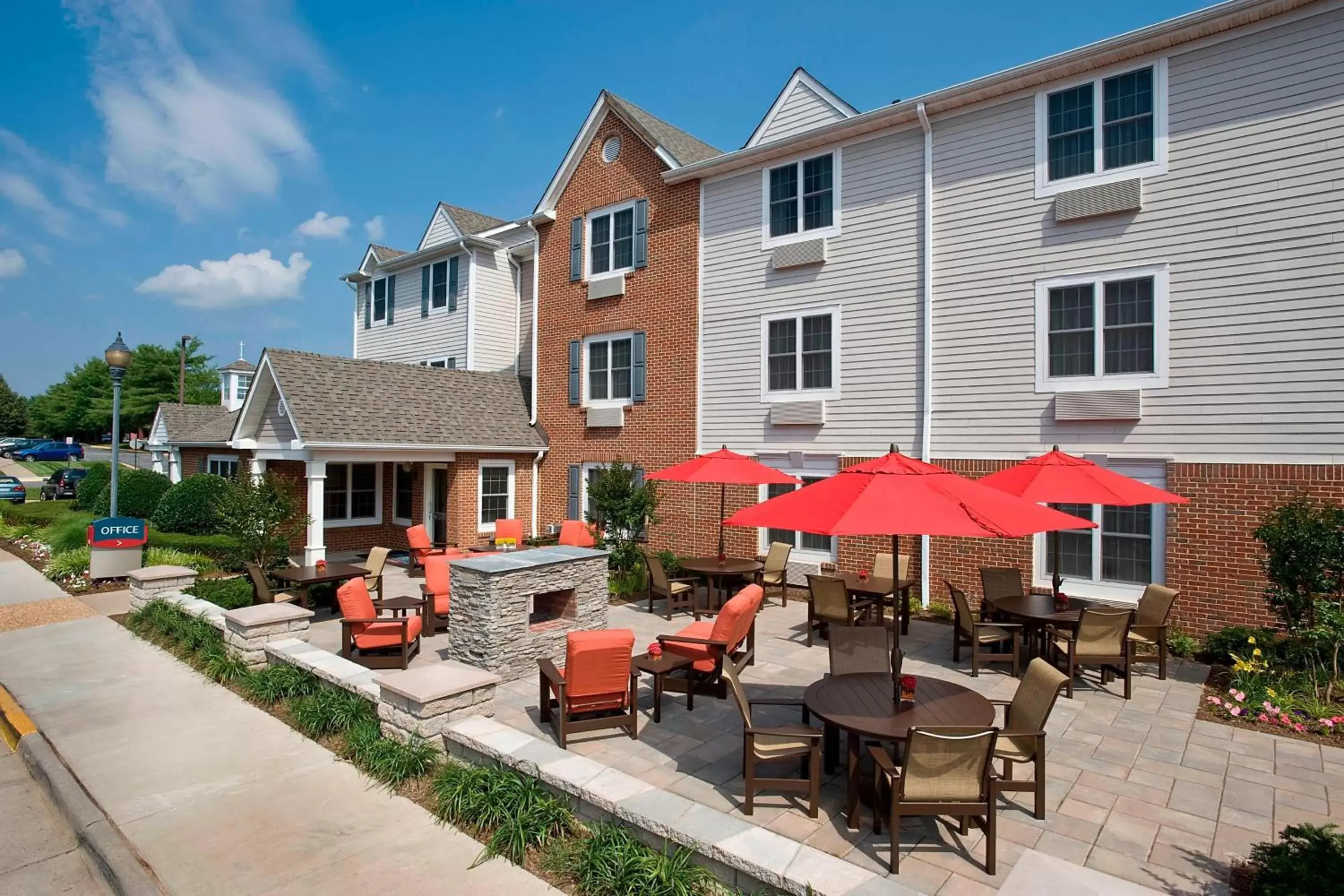 Property Building in TownePlace Suites Dulles Airport