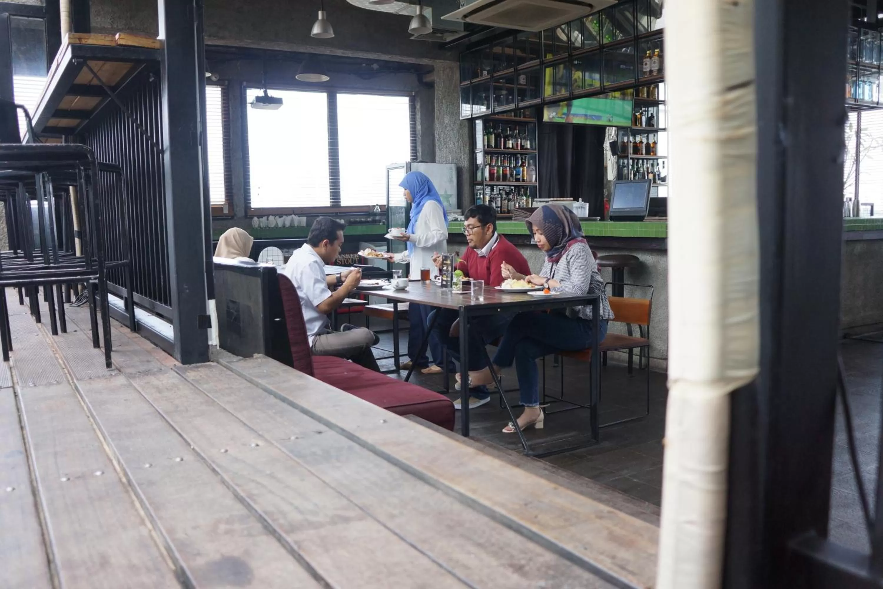 Restaurant/places to eat in Liberta Hotel Kemang