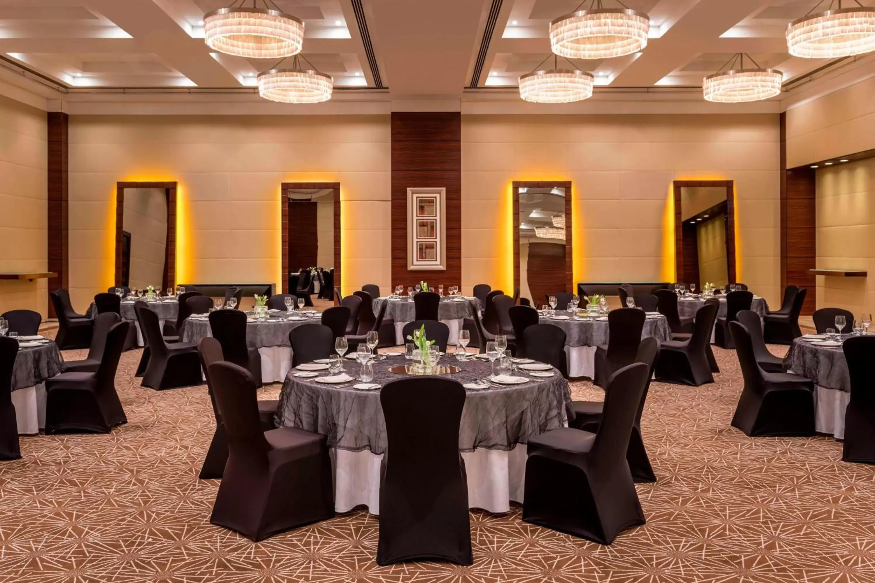Meeting/conference room, Banquet Facilities in Grosvenor House, a Luxury Collection Hotel, Dubai