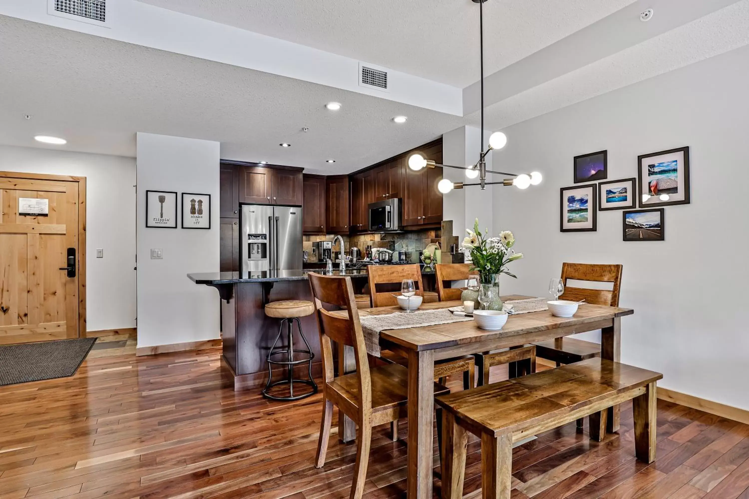 Dining Area in Tamarack Lodge by Spring Creek Vacations