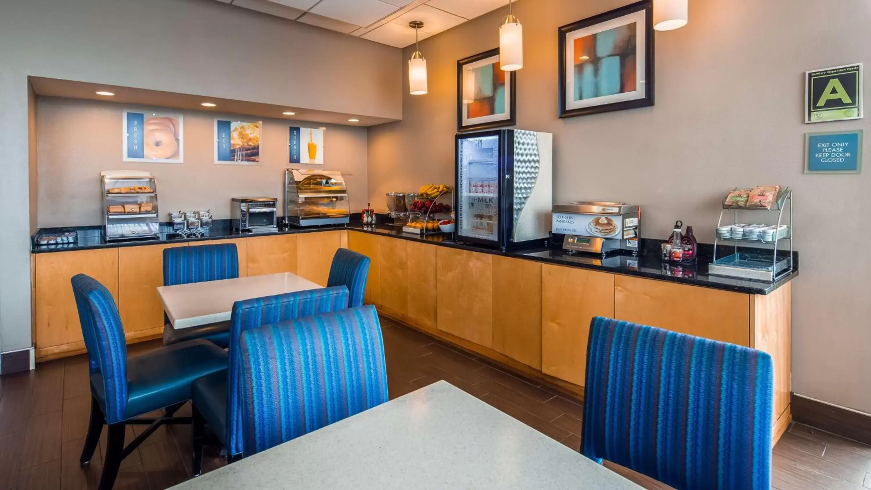 Restaurant/Places to Eat in Best Western Hartford Hotel and Suites