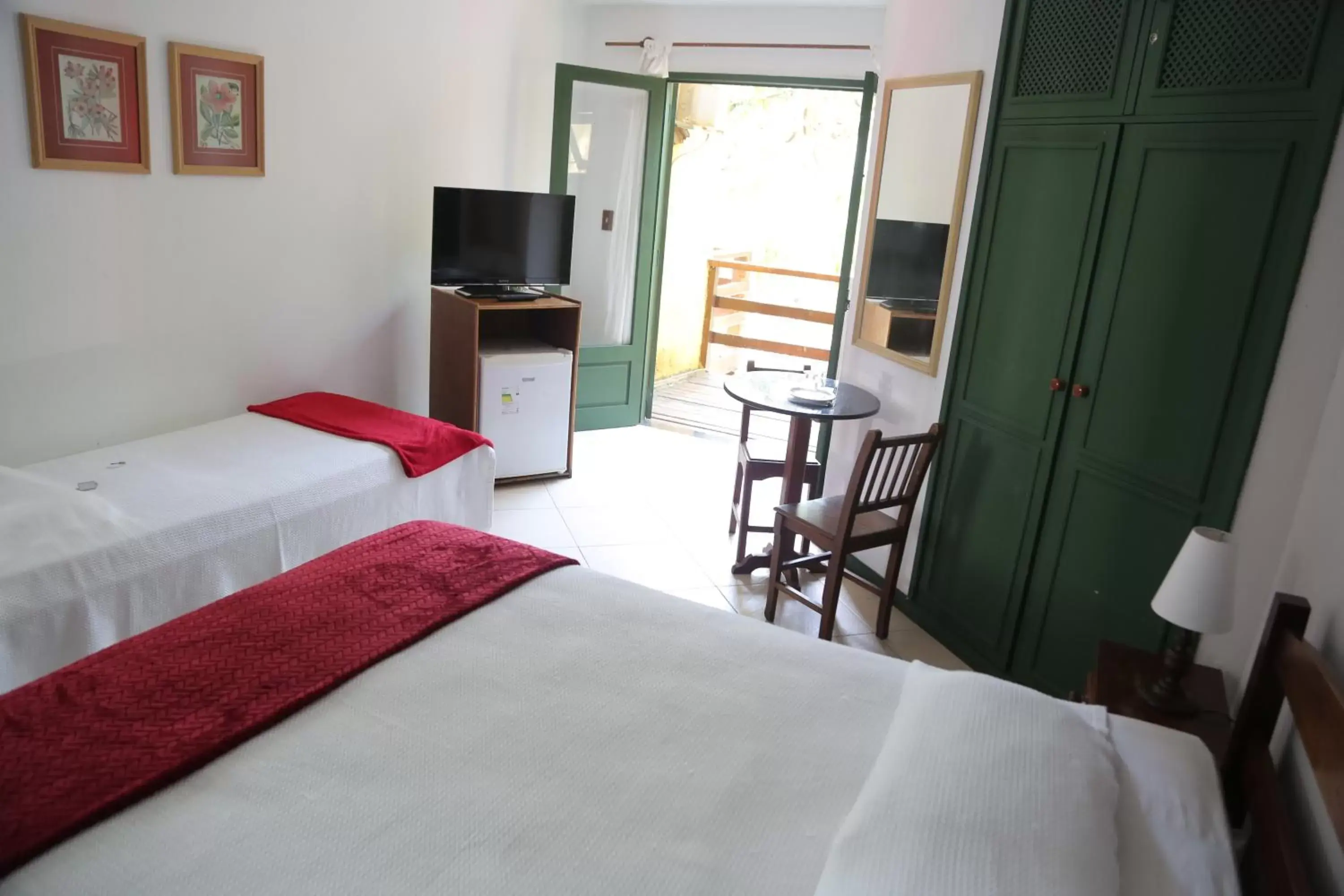 Superior Triple Room in Pousada Saint Germain Superior Triple Room in Pousada Saint Germain