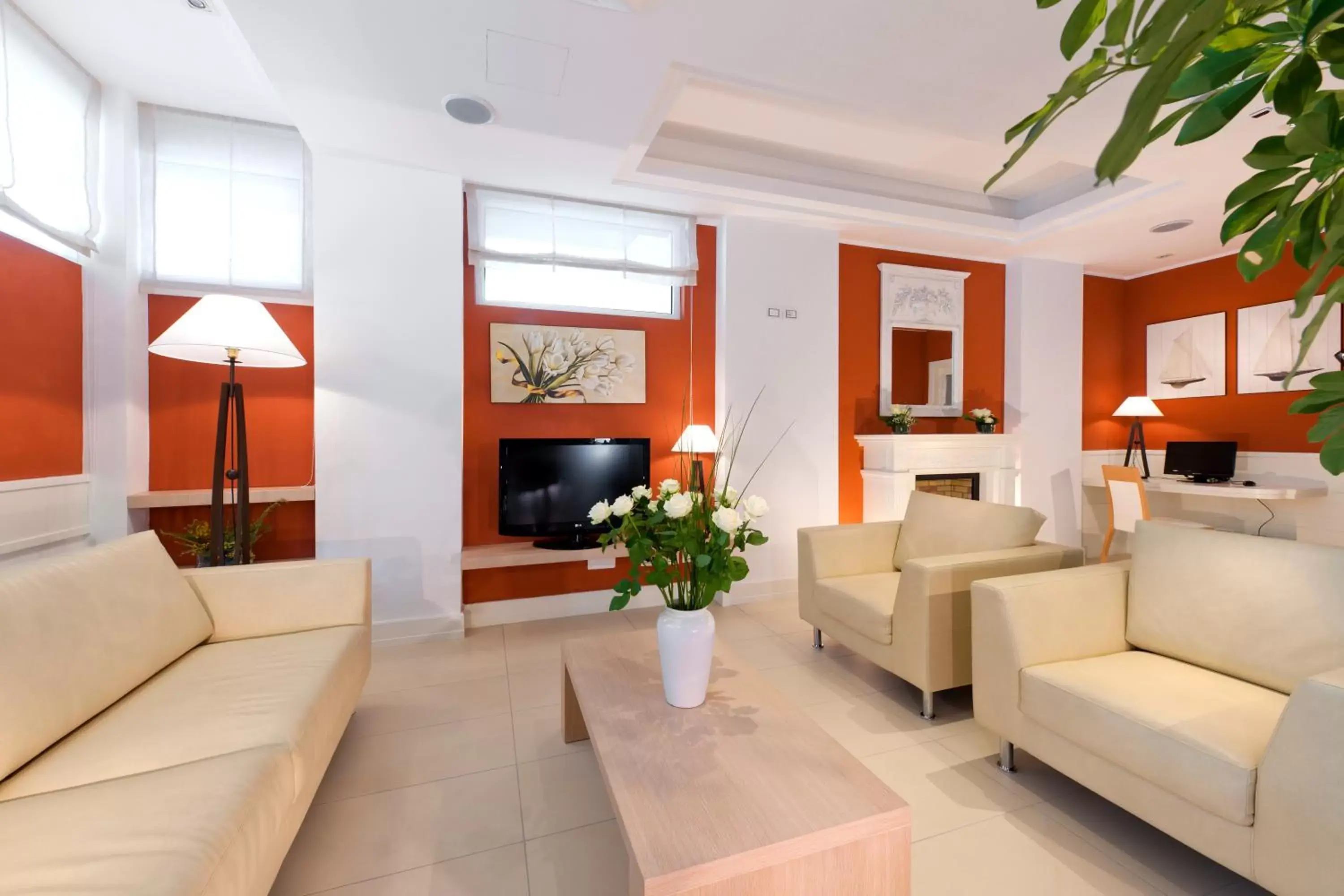 Communal lounge/ TV room, Seating Area in Hotel Ambasciatori