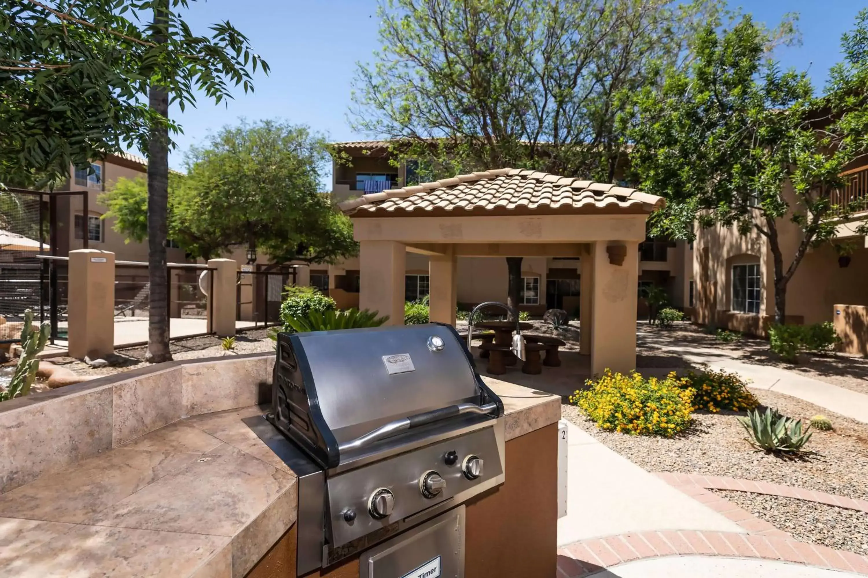 Dining area, BBQ Facilities in Hilton Vacation Club Scottsdale Villa Mirage