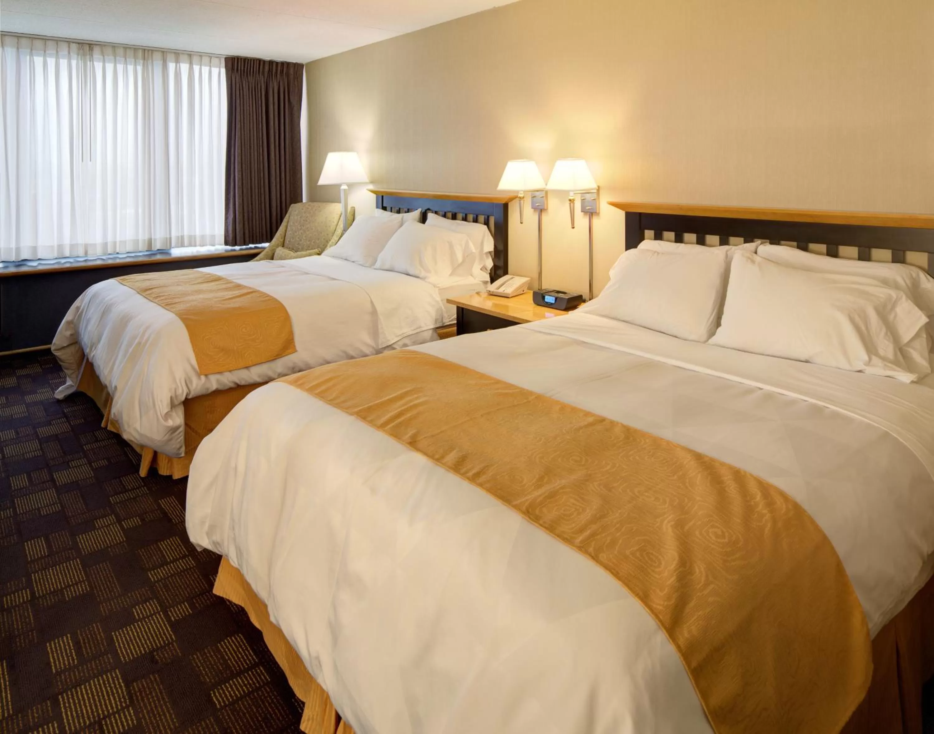 Photo of the whole room, Bed in Radisson Hotel Milwaukee West