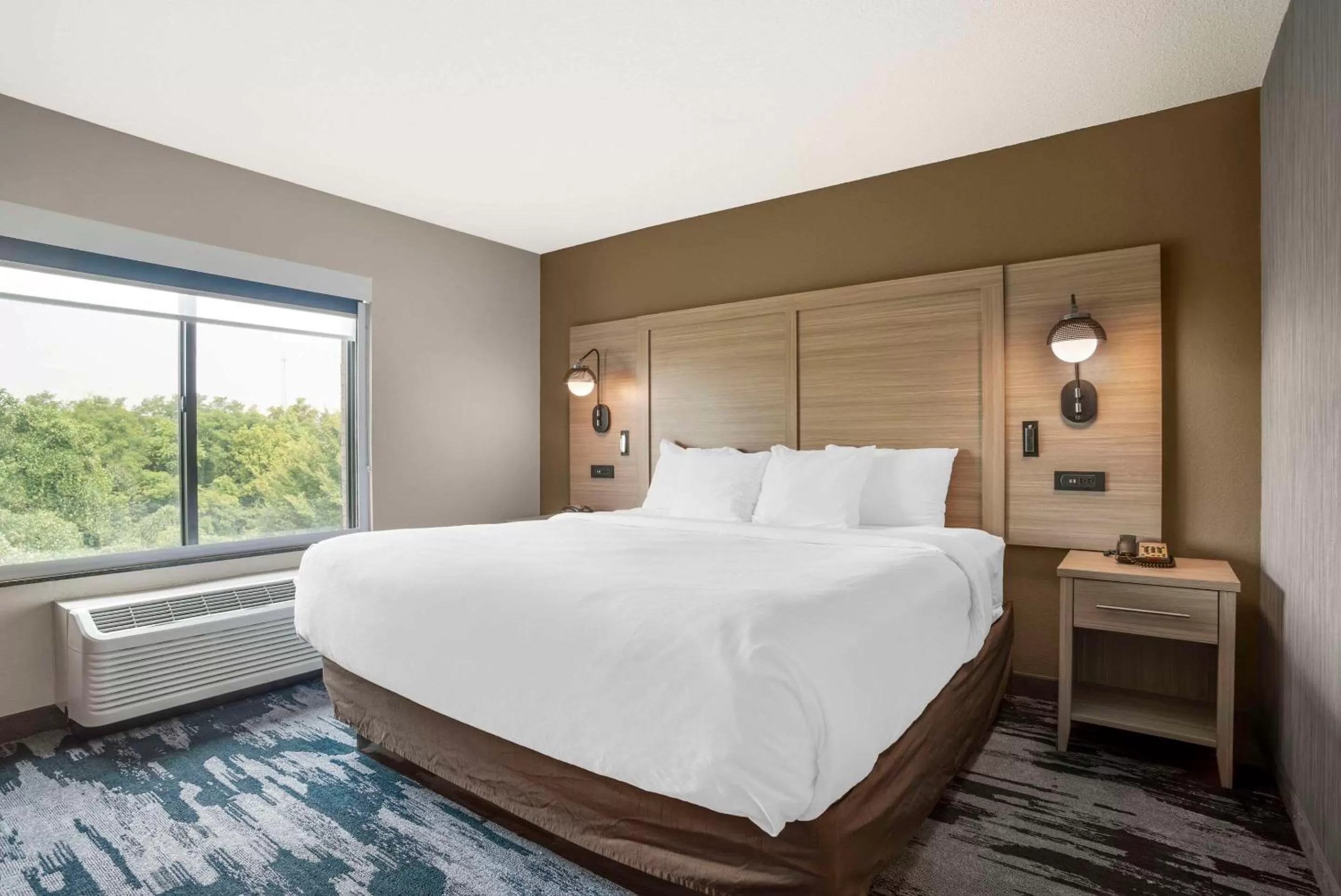 Bedroom, Bed in Comfort Suites At WestGate Mall