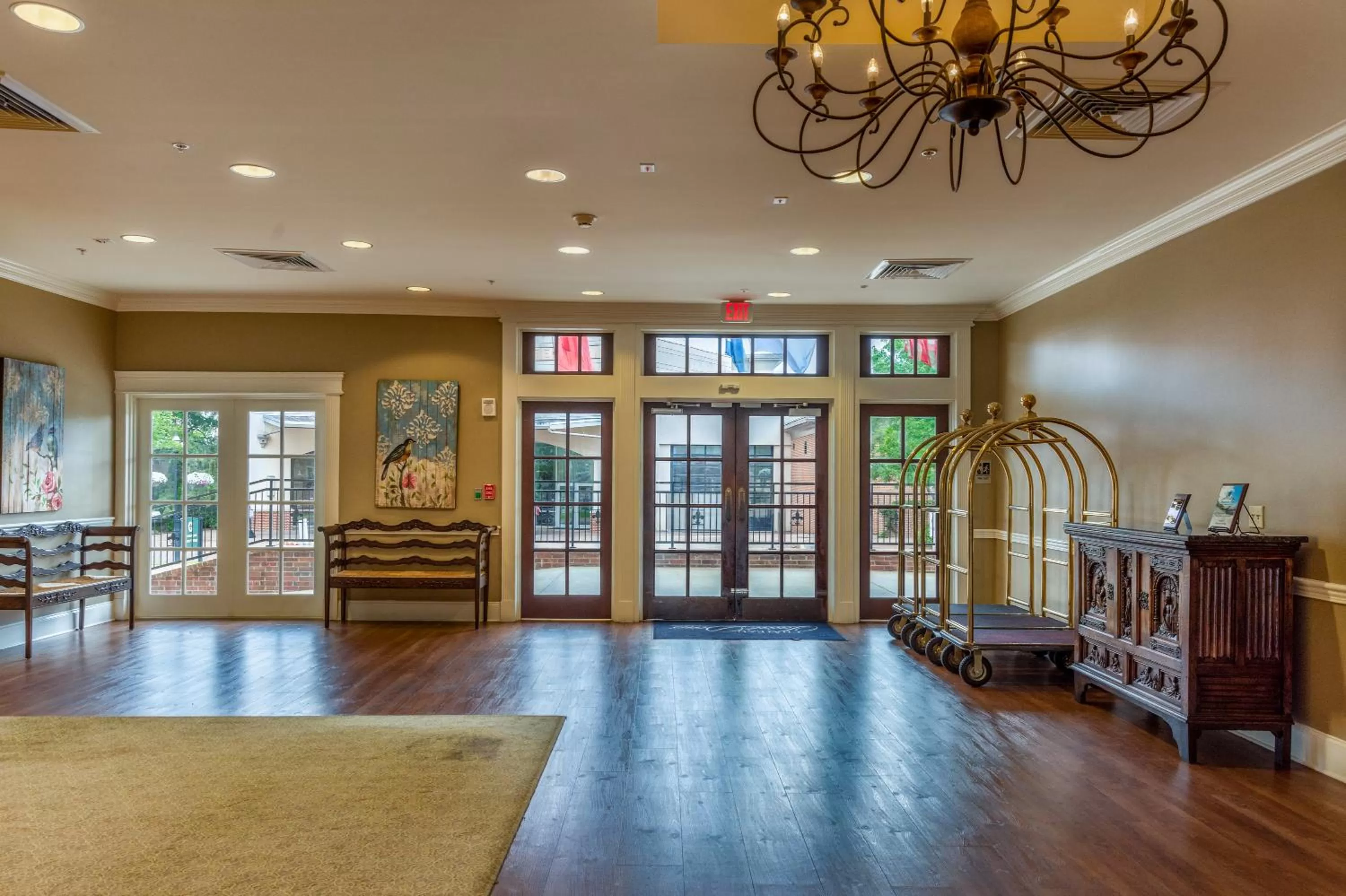 Lobby or reception in Chateau Saint Denis Hotel