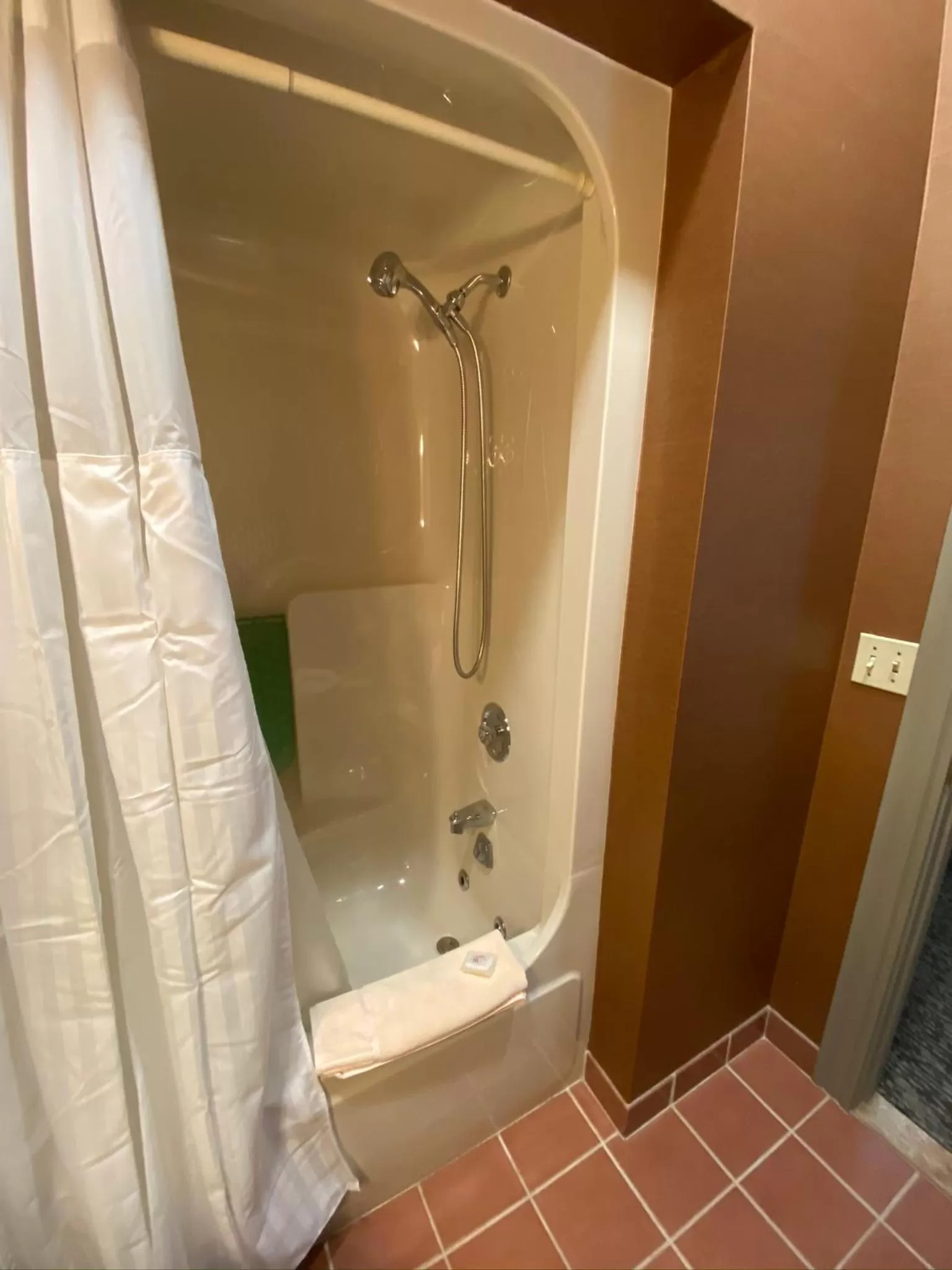 Shower in Chambery Inn