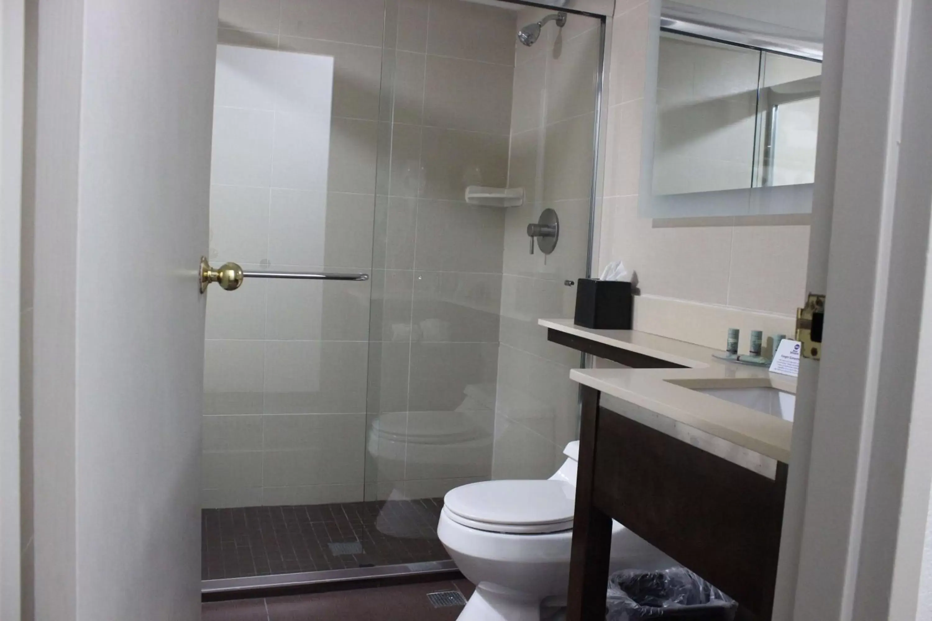 Photo of the whole room, Bathroom in Best Western Inn at Ramsey