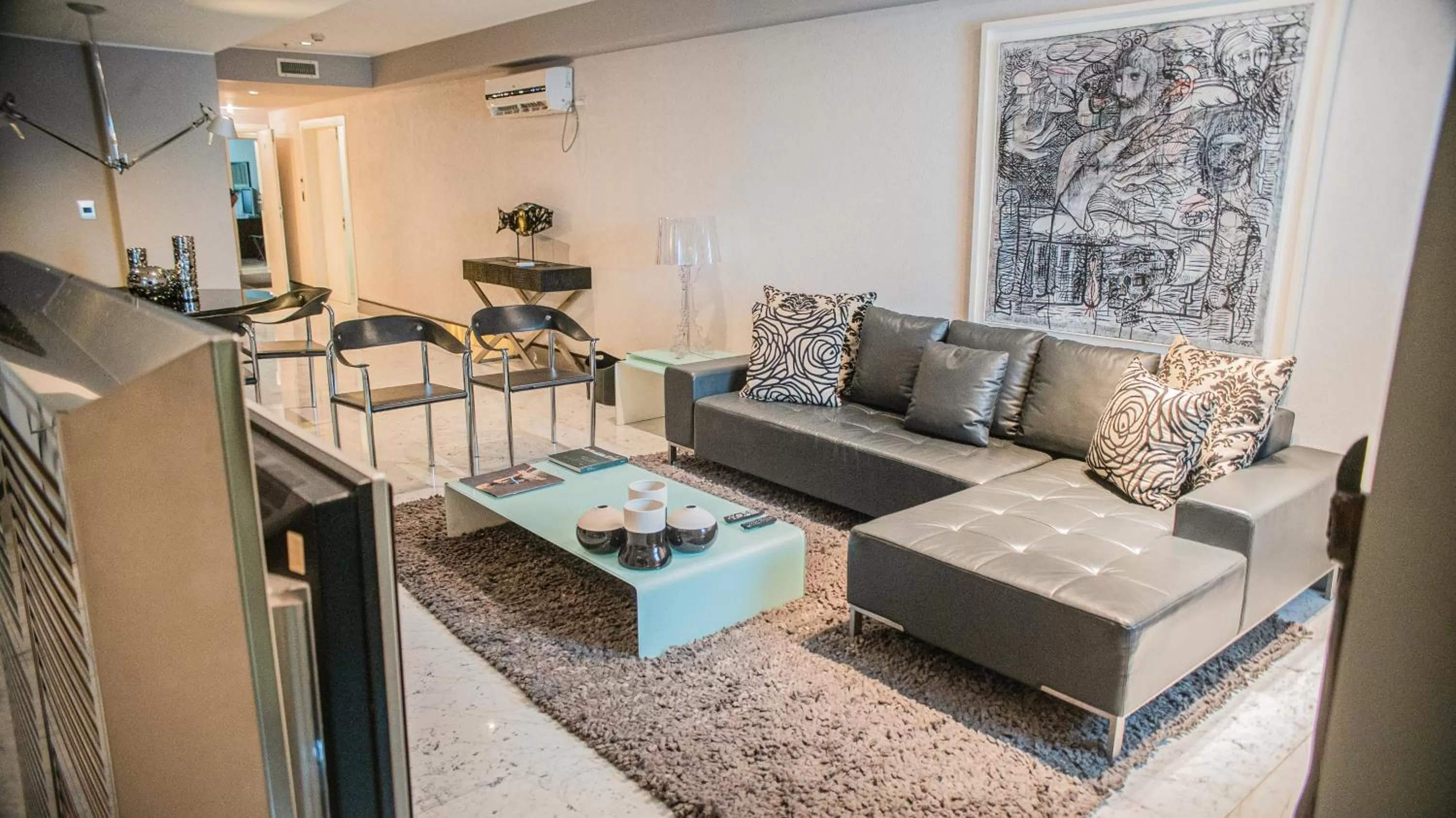Living room in Orfeo Suites Cordoba